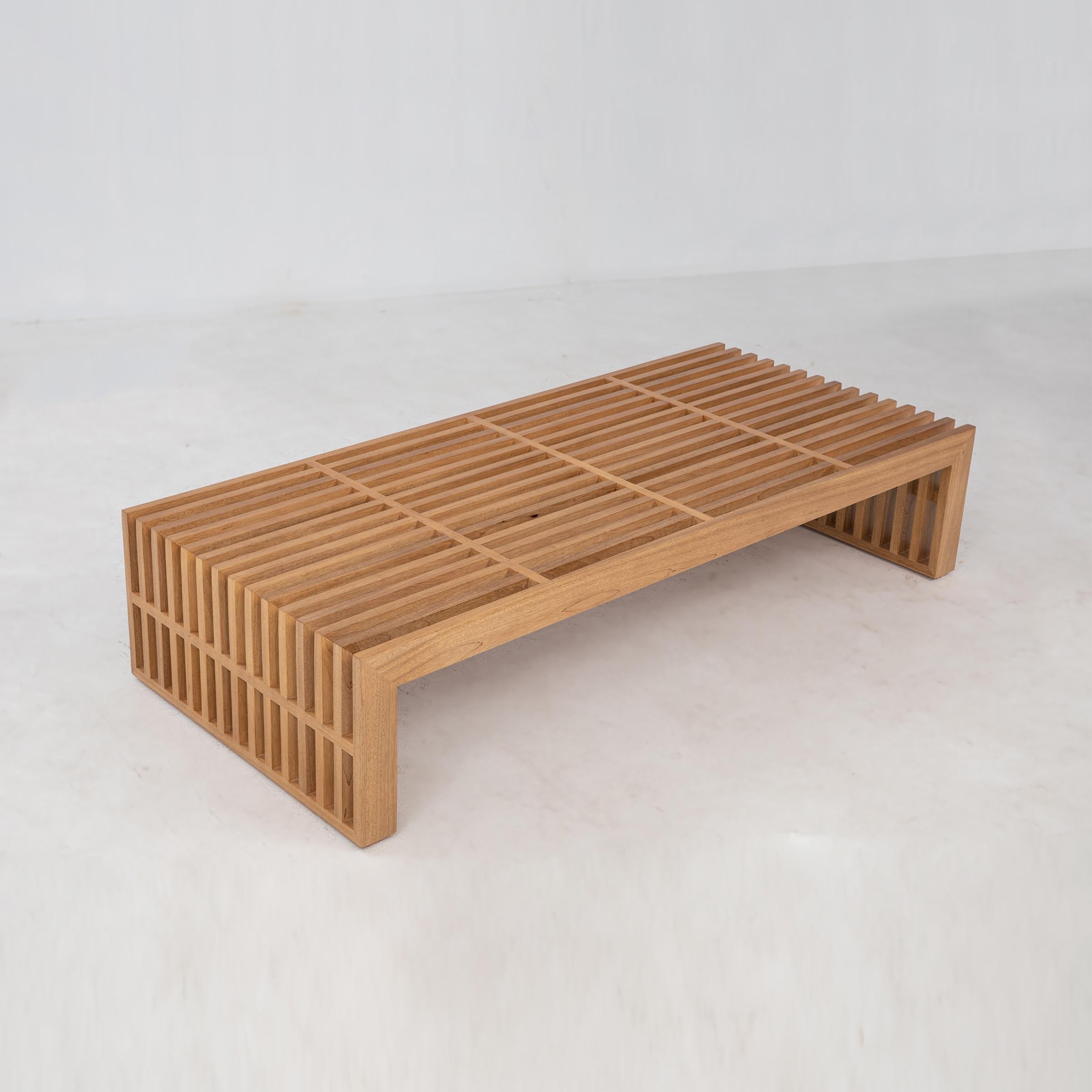 https://a.1stdibscdn.com/zither-lattice-coffee-table-for-sale-picture-4/f_91012/f_381193921766427182458/220_111131_F61_04_master.jpg