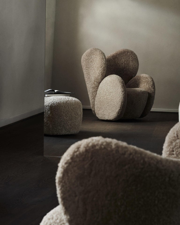 https://a.1stdibscdn.com/little-big-chair-swivel-armchair-in-sheepskin-moonlight-by-norr11-for-sale-picture-13/f_31233/f_334393721679568259298/221011_NORR1152474_Morten_Bentzon_master.jpg?width=768