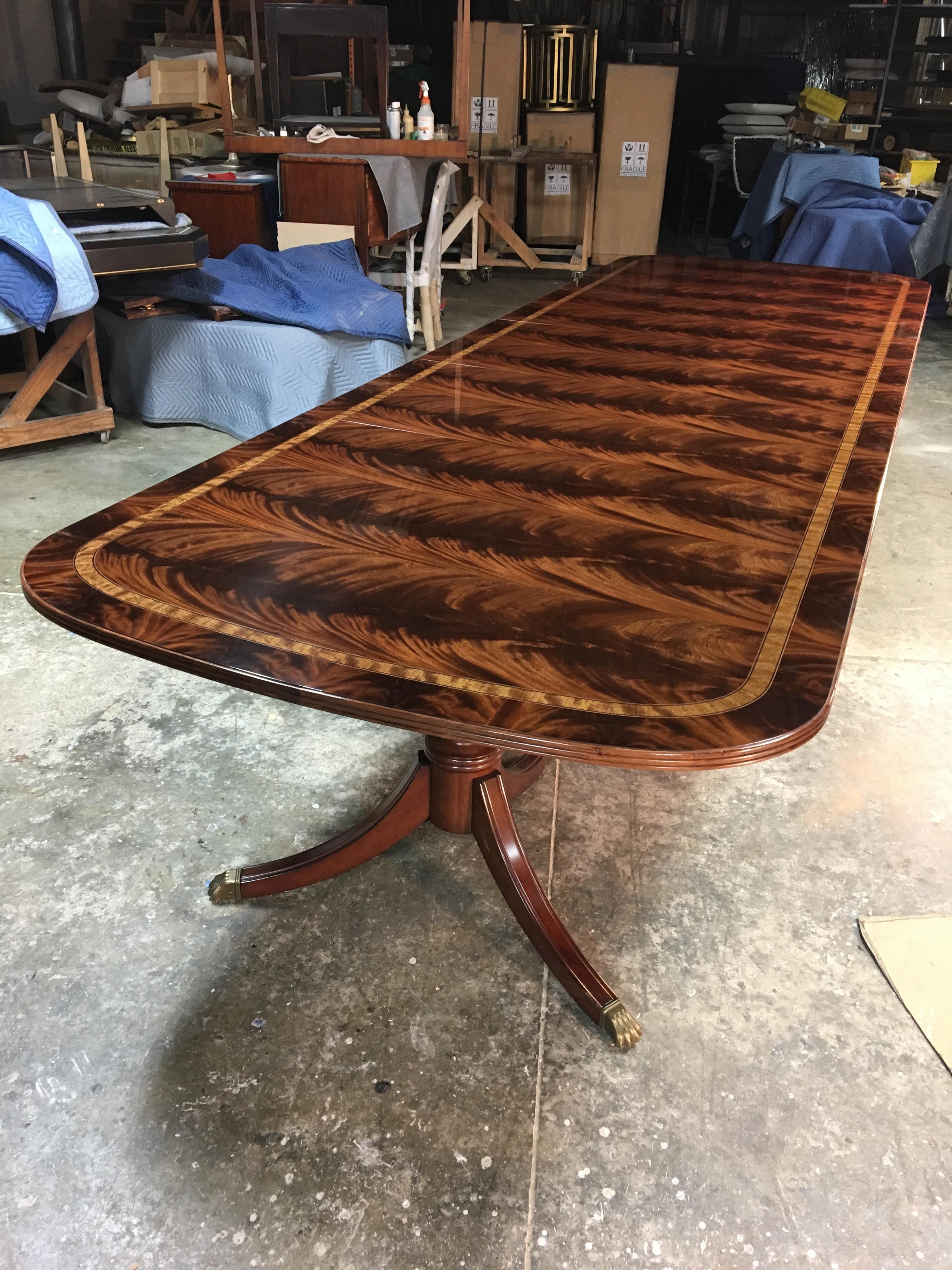 https://a.1stdibscdn.com/traditional-mahogany-georgian-style-banquet-dining-table-by-leighton-hall-for-sale-picture-5/f_44162/f_13544572/2253B604_4472_45B4_86CA_1549657998985_master.jpeg