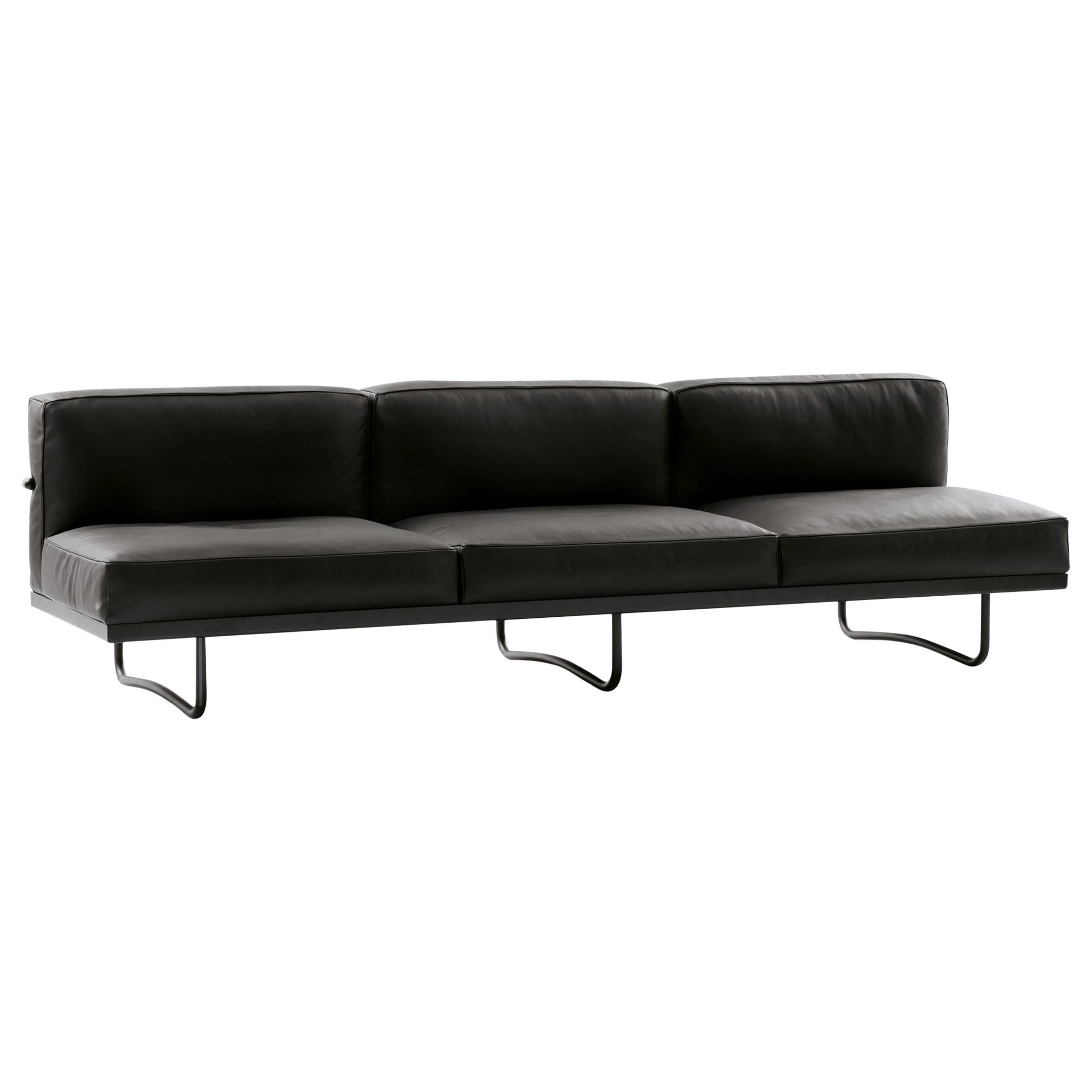 https://a.1stdibscdn.com/le-corbusier-p-jeanneret-charlotte-perriand-lc5-black-leather-sofa-by-cassina-for-sale/f_14272/f_393755721713775300794/22704672_master.jpg