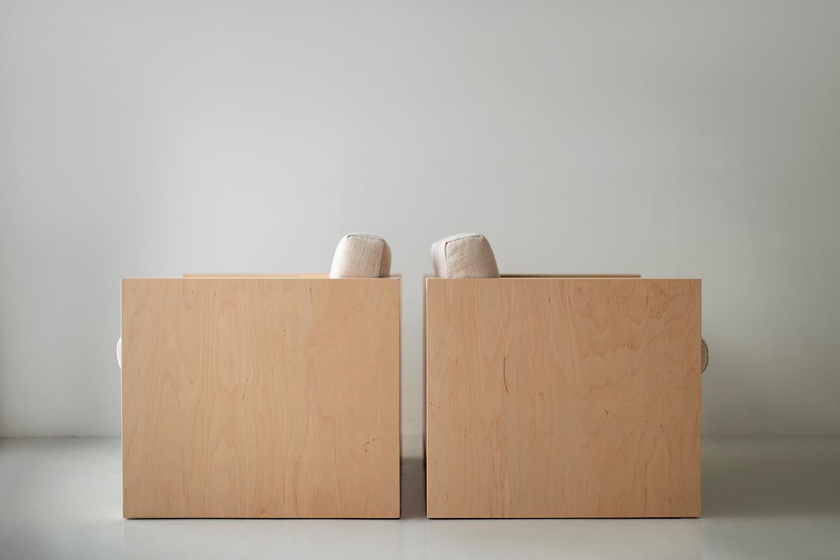 https://a.1stdibscdn.com/bertu-arm-chair-modern-mondo-arm-chair-maple-for-sale-picture-3/f_9720/f_438989121741118259940/22741375_Modern_Arm_Chair_73943961_master.jpg