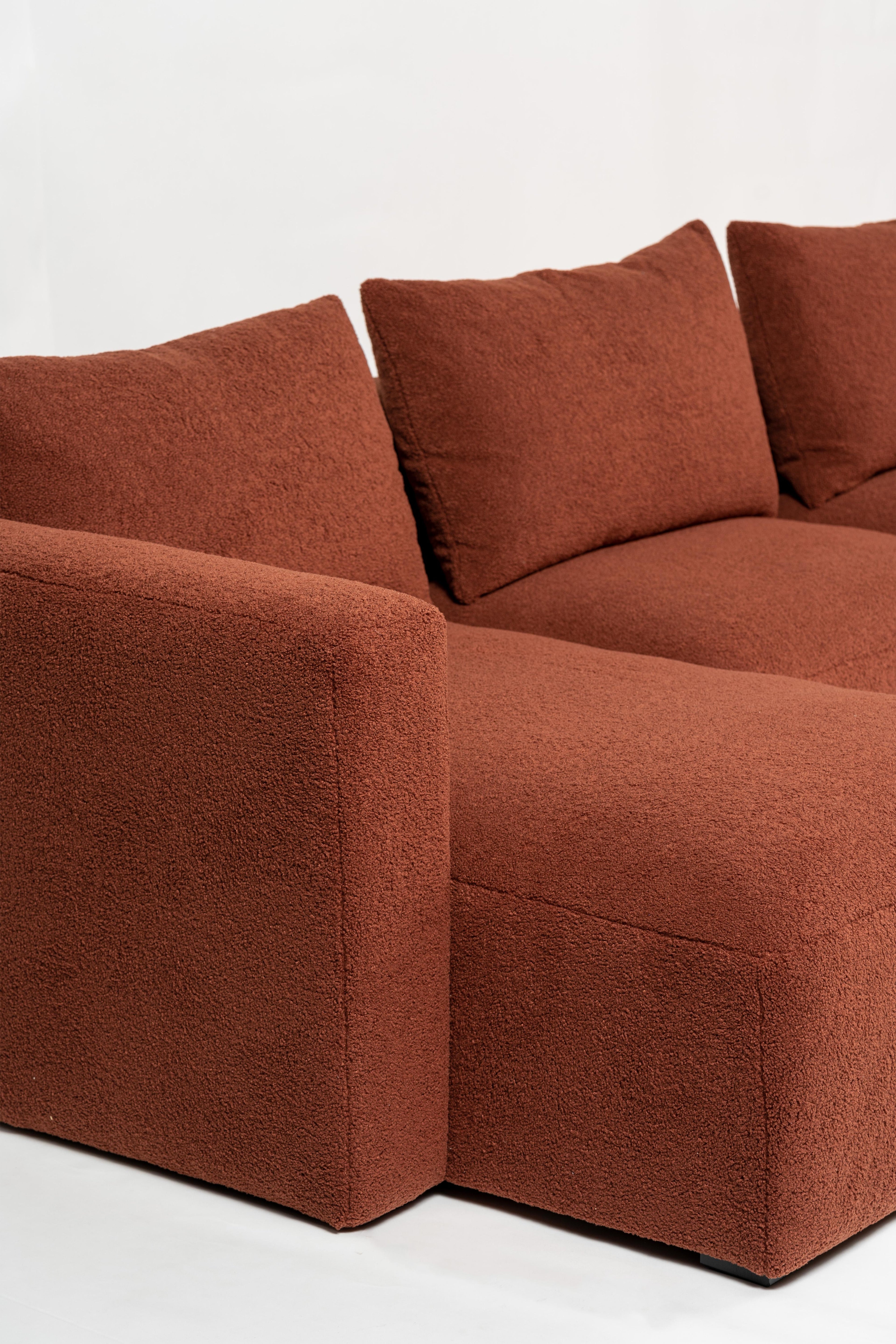 https://a.1stdibscdn.com/koda-sofa-by-ralph-m-for-sale-picture-10/f_12192/f_410585621723570080558/22_RALPH_M_KODA_A7300528_master.jpg