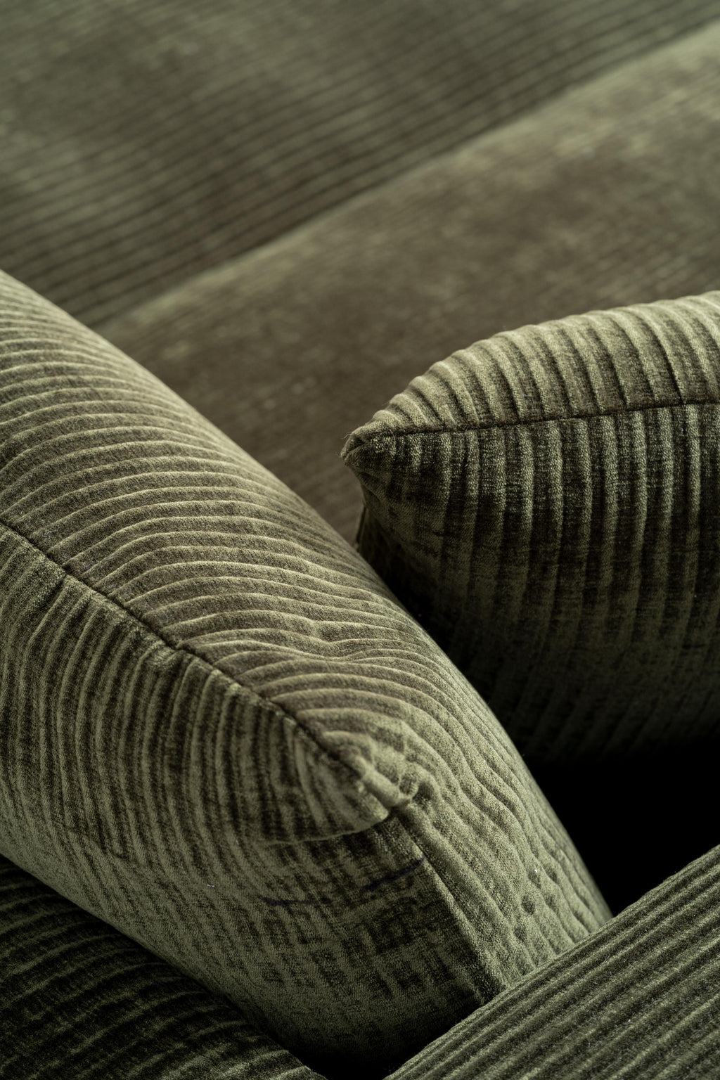 https://a.1stdibscdn.com/koda-sofa-by-ralph-m-for-sale-picture-8/f_12192/f_410585621723570078577/22_RALPH_M_KODA_A7305982_master.jpg