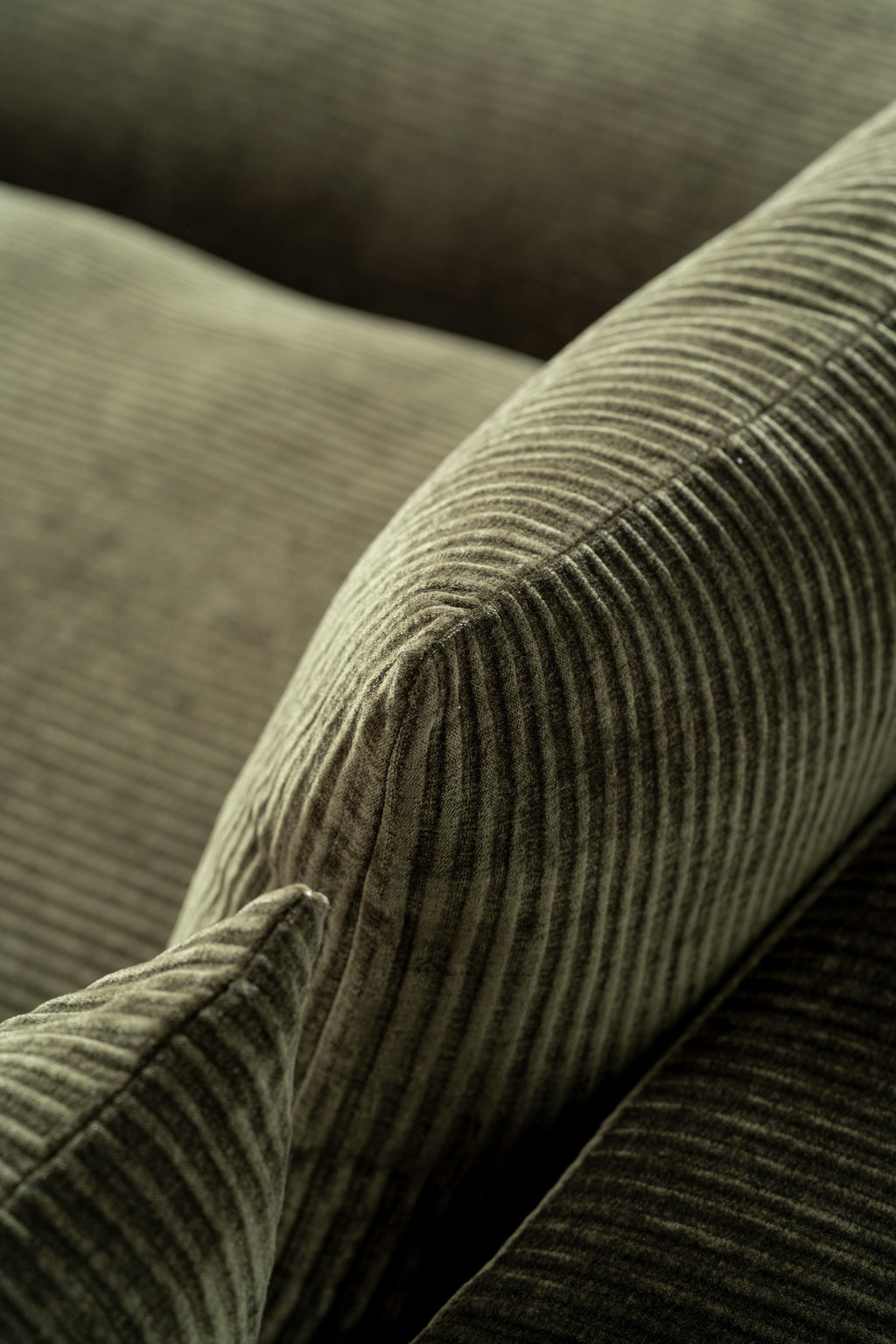 https://a.1stdibscdn.com/koda-sofa-by-ralph-m-for-sale-picture-6/f_12192/f_410585621723570076397/22_RALPH_M_KODA_A7305983_master.jpg