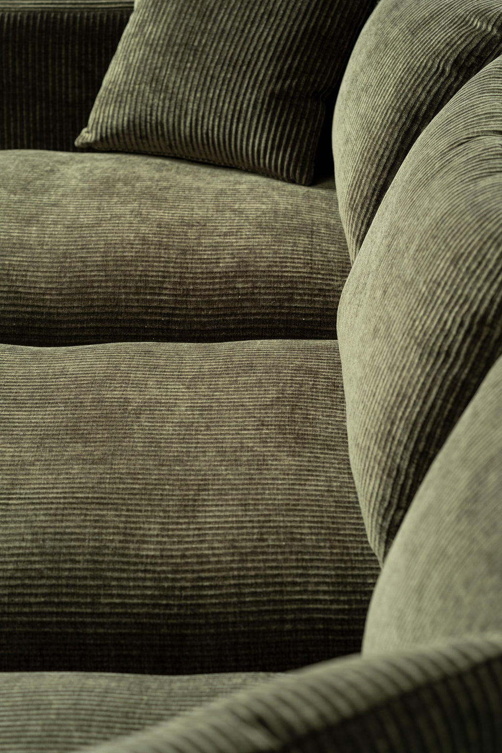 https://a.1stdibscdn.com/koda-sofa-by-ralph-m-for-sale-picture-7/f_12192/f_410585621723570077055/22_RALPH_M_KODA_A7305986_master.jpg