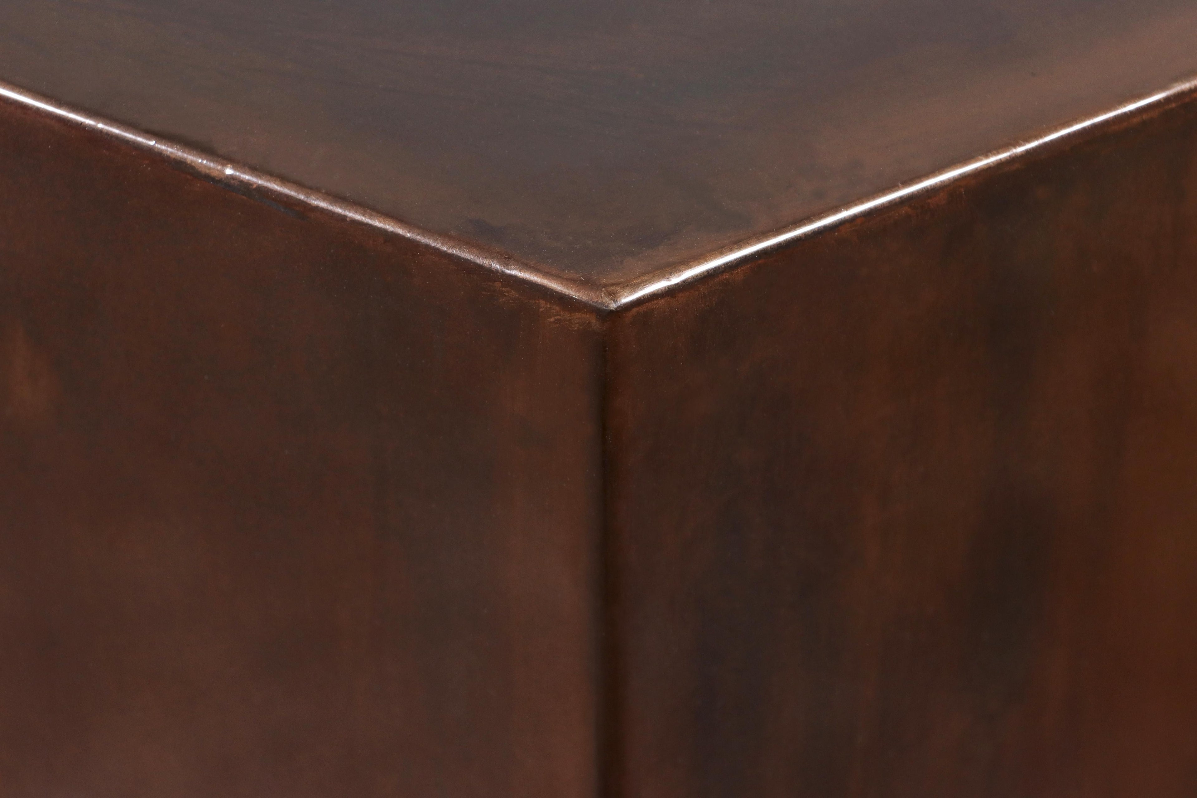https://a.1stdibscdn.com/oxidized-steel-modern-side-table-by-costantini-ettore-hex-in-stock-for-sale-picture-5/f_25173/f_495651321775587262560/230104_01_Ettore_Hex_Oxidized_Steel_by_Costantini_04_master.jpg