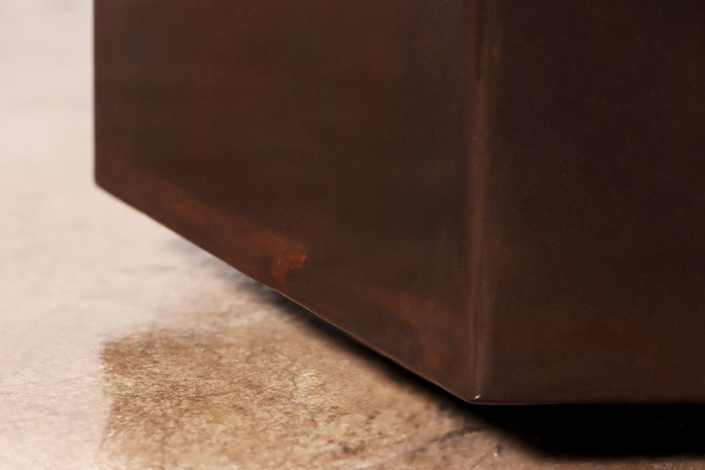 https://a.1stdibscdn.com/oxidized-steel-modern-side-table-by-costantini-ettore-hex-in-stock-for-sale-picture-10/f_25173/f_495651321775587267399/230104_01_Ettore_Hex_Oxidized_Steel_by_Costantini_09_master.jpg