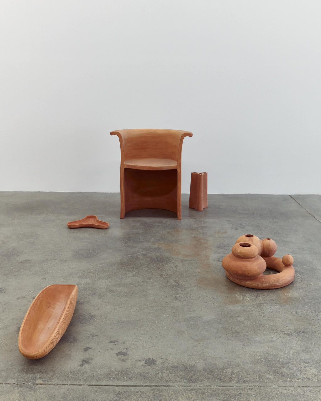 https://a.1stdibscdn.com/new-volumes-terracotta-baby-cove-by-thomas-coward-for-sale-picture-3/f_78752/f_390077321711435881735/230925_VZ_NEWVOLUMES_s04_153_Retouch__master.jpg