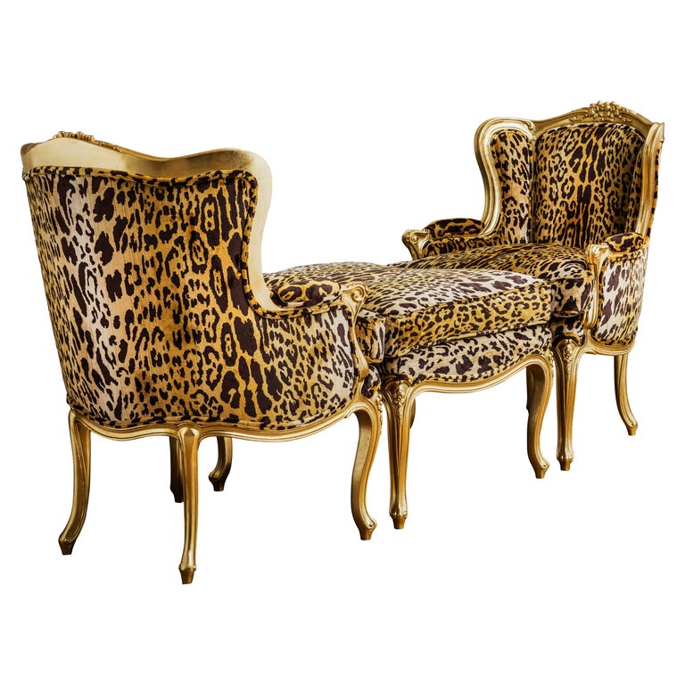 https://a.1stdibscdn.com/louis-xv-style-giltwood-duchesse-brissee-chaise-longue-pair-of-chairs-for-sale/1121189/f_230994521619097031384/23099452_master.jpg?width=768