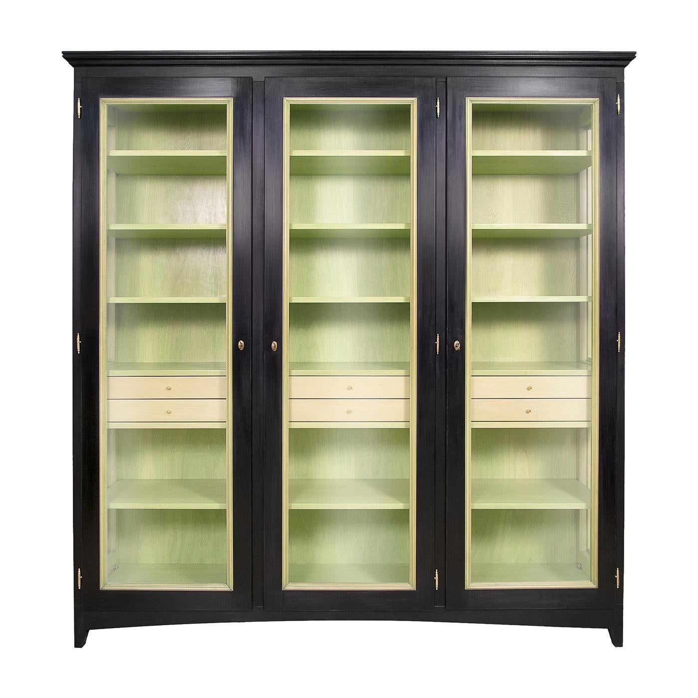 https://a.1stdibscdn.com/3-door-display-cabinet-for-sale/1121189/f_232946121618052300523/23294612_master.jpg