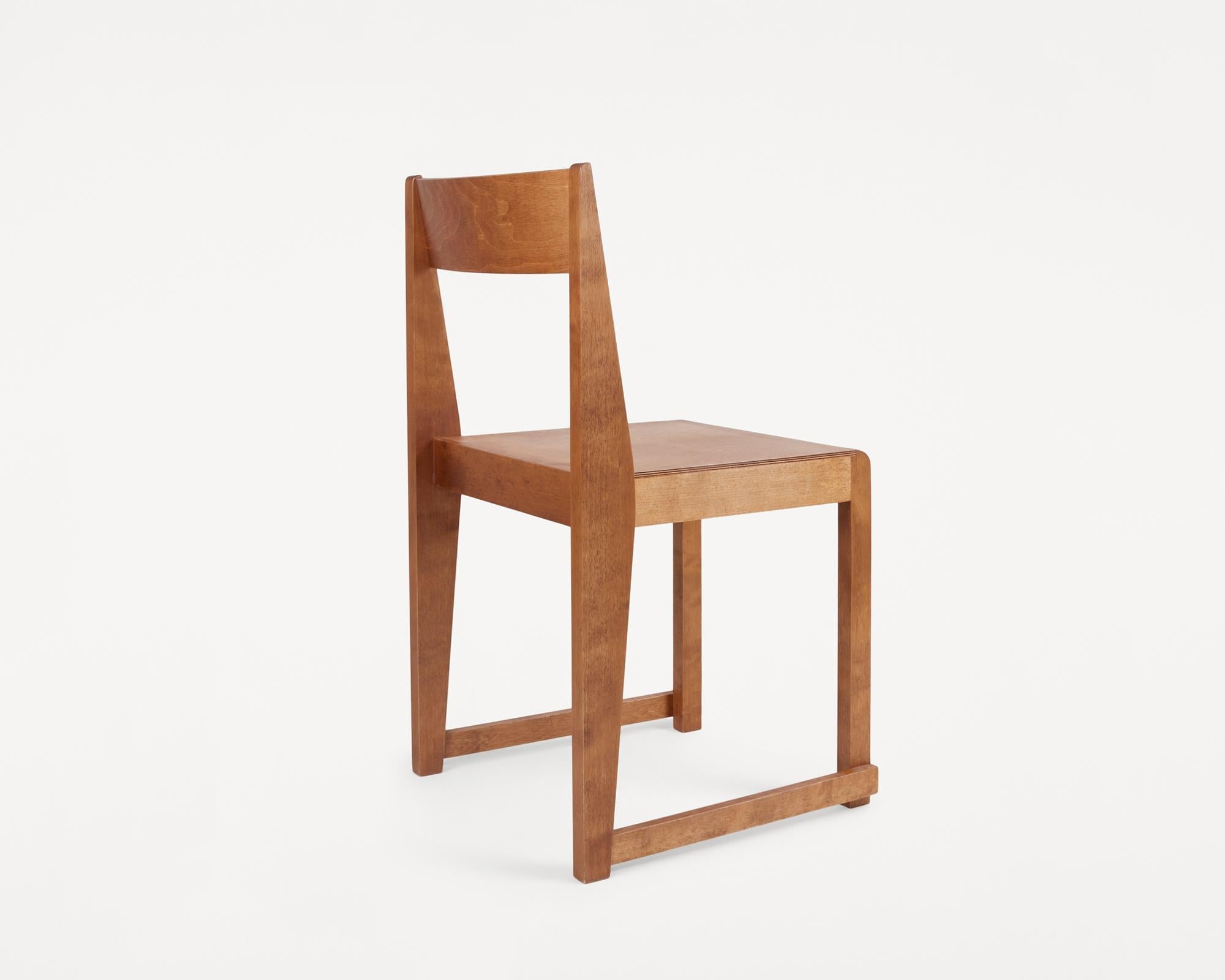 https://a.1stdibscdn.com/frama-scandinavian-design-chair-01-warm-brown-wood-for-sale-picture-7/f_36781/f_305271621669803394438/2351_16025d2537_chair_01_yaffa_edition_04_original_master.jpg