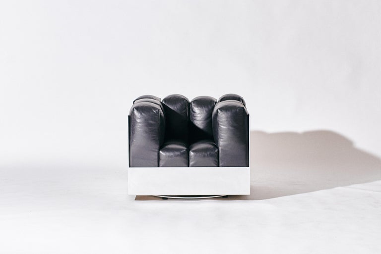 https://a.1stdibscdn.com/the-marshmallow-lounge-swivel-lounge-chair-in-black-leather-with-aluminum-frame-for-sale-picture-2/f_28533/f_398241621716336988833/240119_JU_FURNITURE0959_master.jpg?width=768