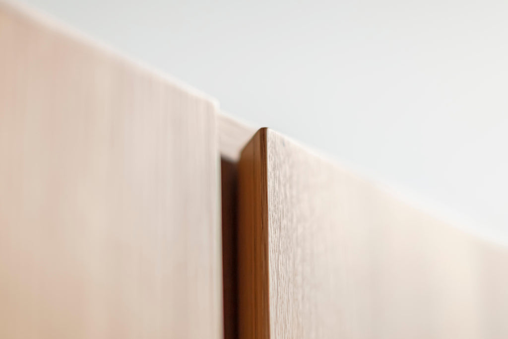 https://a.1stdibscdn.com/bertu-cabinet-carsen-modern-bleached-oak-storage-cabinet-white-oak-for-sale-picture-8/f_9720/f_494965121775159057624/24200103_Modern_bleached_oak_storage_cabinet_57347189_master.jpg