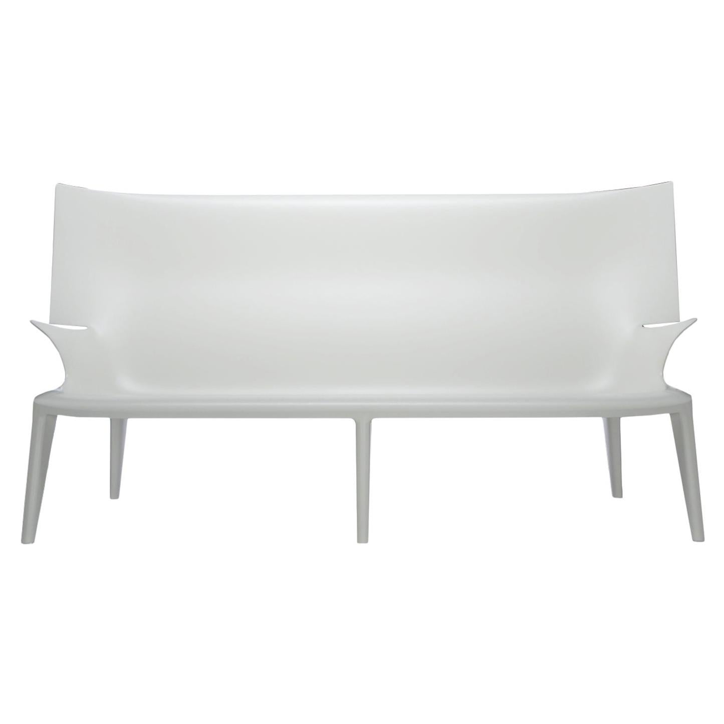 https://a.1stdibscdn.com/kartell-uncle-jack-sofa-in-white-by-philippe-starck-for-sale/1121189/f_242449321624388791982/24244932_master.jpg