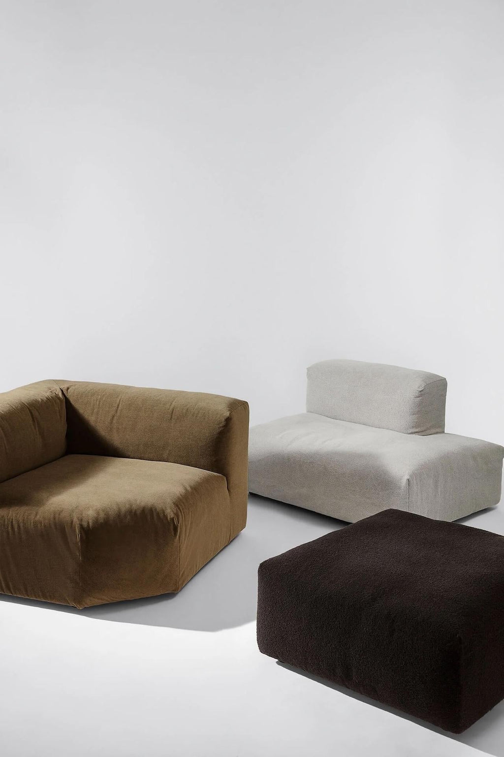 https://a.1stdibscdn.com/customizable-norr11-repose-modular-sofa-by-kristian-sofus-hansen-tommy-hyldahl-for-sale-picture-7/f_44652/f_444625421744318011509/2501_Prive_Modules_NORR11_1_jpg_master.jpeg