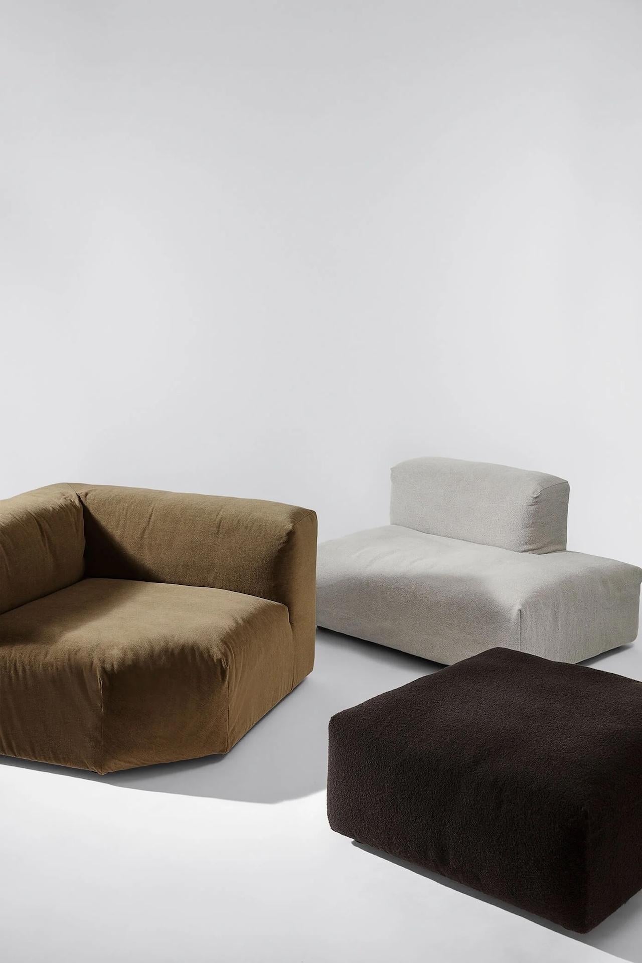 https://a.1stdibscdn.com/customizable-norr11-repose-modular-sofa-by-kristian-sofus-hansen-tommy-hyldahl-for-sale-picture-7/f_44652/f_444625421744318011509/2501_Prive_Modules_NORR11_1_jpg_master.jpeg