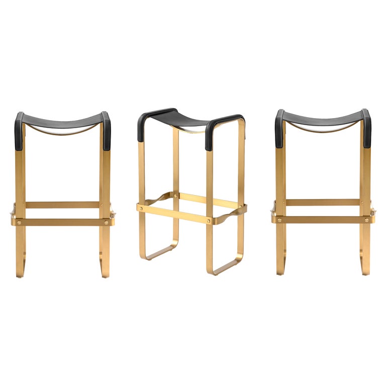 https://a.1stdibscdn.com/set-of-3-contemporary-bar-stool-aged-brass-metal-black-leather-for-sale/1121189/f_251553621630736371482/25155362_datamatics.jpg?width=768