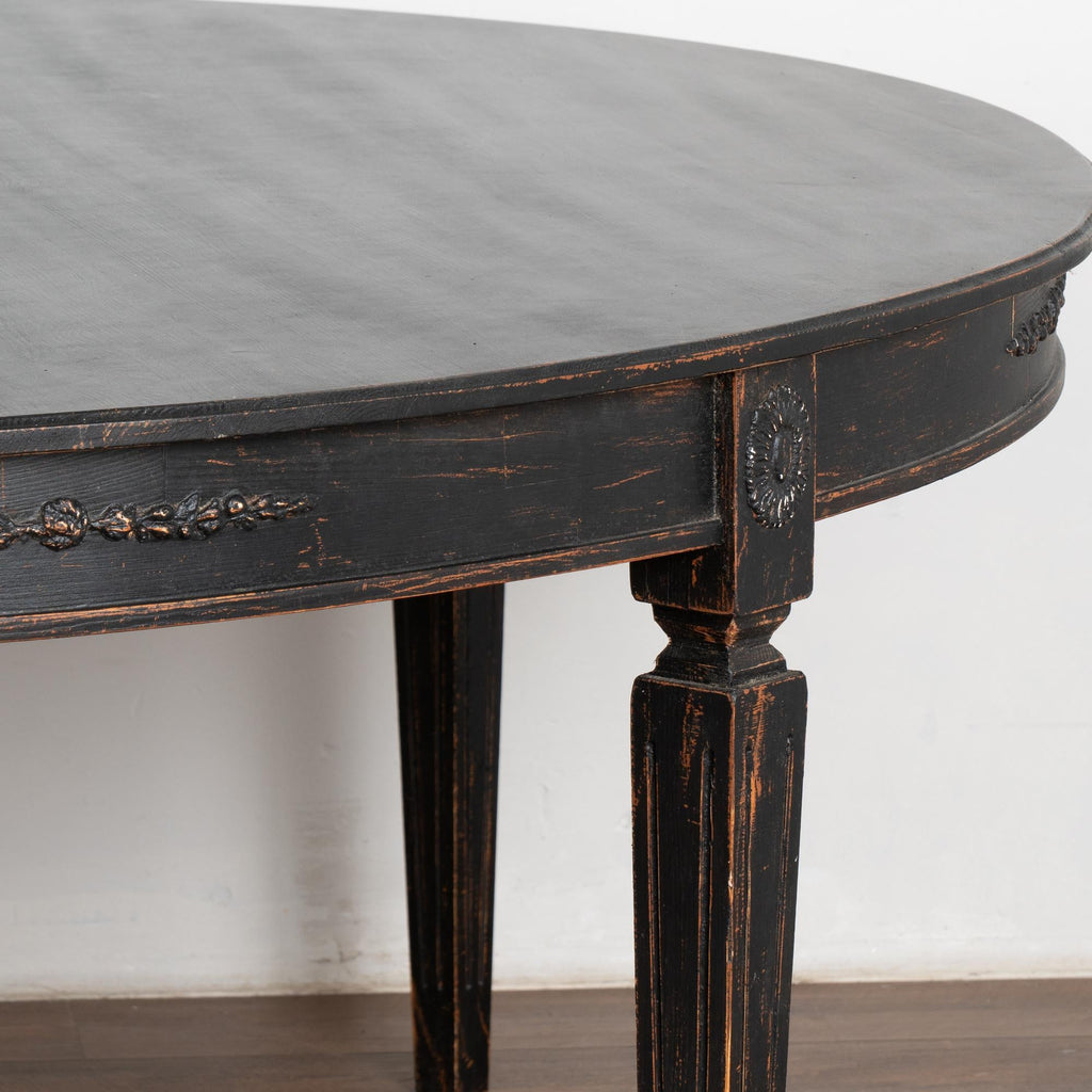 https://a.1stdibscdn.com/large-round-swedish-black-dining-table-reproduction-for-sale-picture-7/f_9236/f_417529221727983317081/25926_002_master.jpg