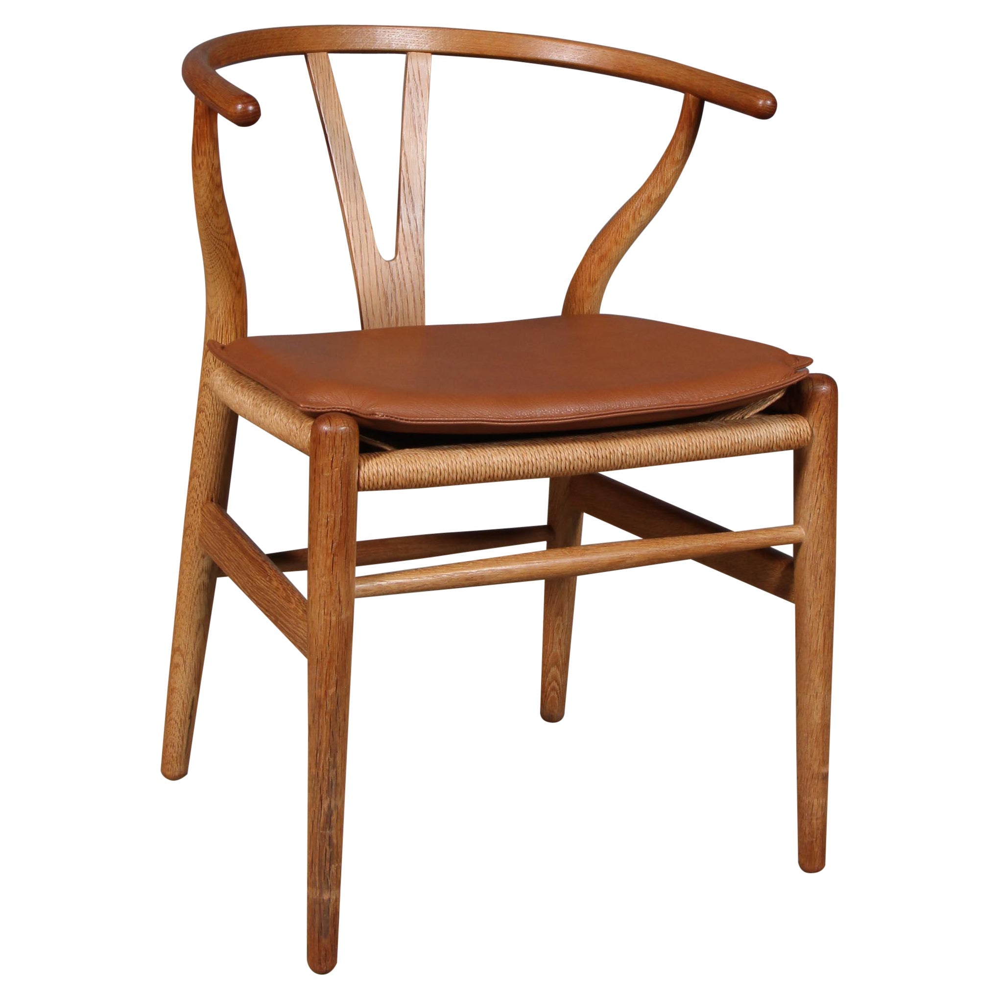 https://a.1stdibscdn.com/hans-j-wegner-cushion-for-wishbone-chair-ch24-for-sale/1121189/f_260584121636625426381/26058412_datamatics.jpg