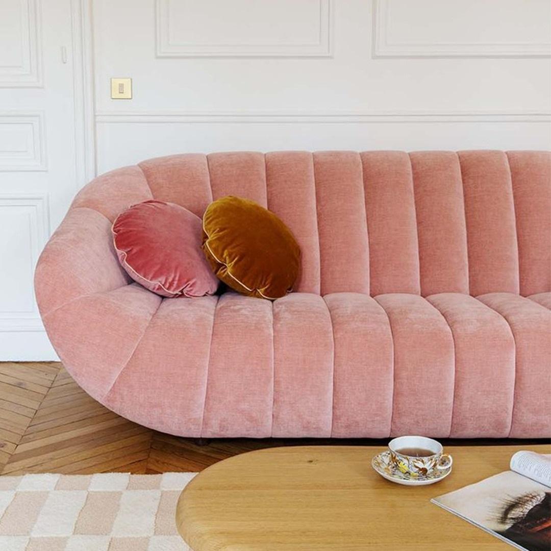 https://a.1stdibscdn.com/3-seater-sofa-with-solid-natural-walnut-feet-offered-in-com-for-sale-picture-14/f_27693/f_382054021706796022527/267763729_5247216588639393_7769555415923050188_n_master.jpg