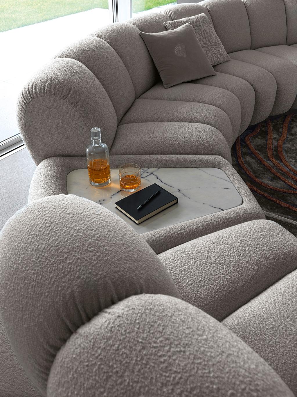 https://a.1stdibscdn.com/giorgio-collection-italian-upholstered-curved-sofa-for-sale-picture-7/f_45442/f_401396121718135919472/26_02_24_10150_master.jpg