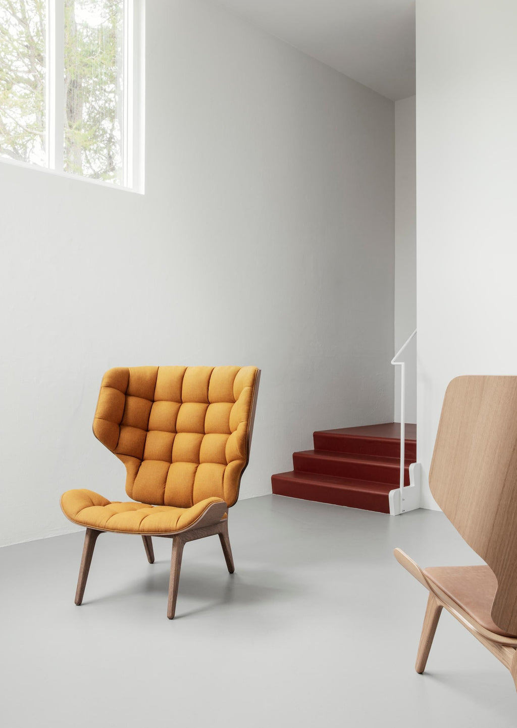 https://a.1stdibscdn.com/contemporary-set-mammoth-chair-ottoman-light-smoked-oak-fame-for-sale-picture-9/f_31233/f_337420621681199521102/26_5242_master.jpg