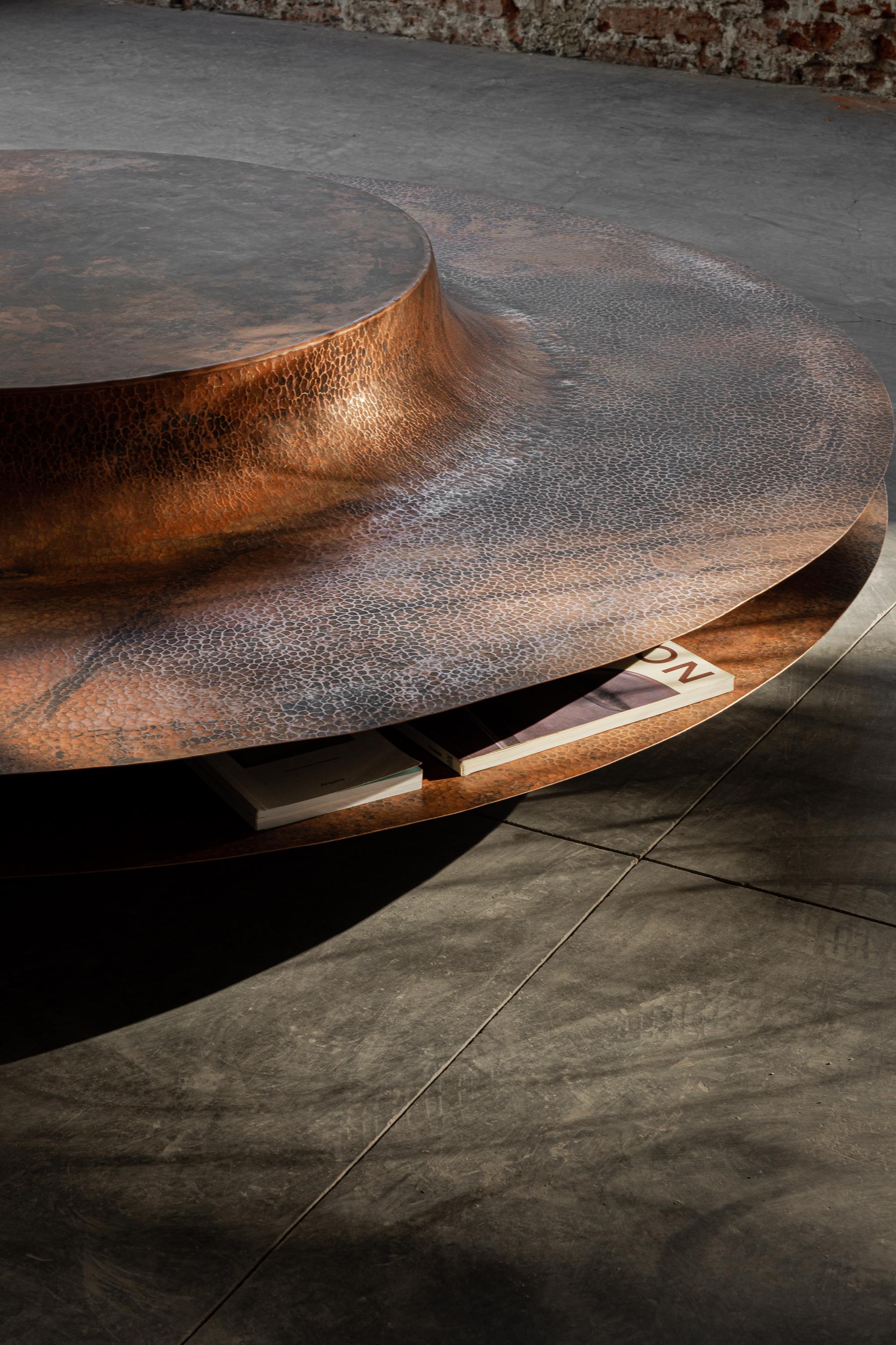 https://a.1stdibscdn.com/contemporary-mexican-obj-06-coffee-table-in-natural-copper-for-sale-picture-5/f_70152/f_476765721763970839218/27_ManuBano_master.jpg