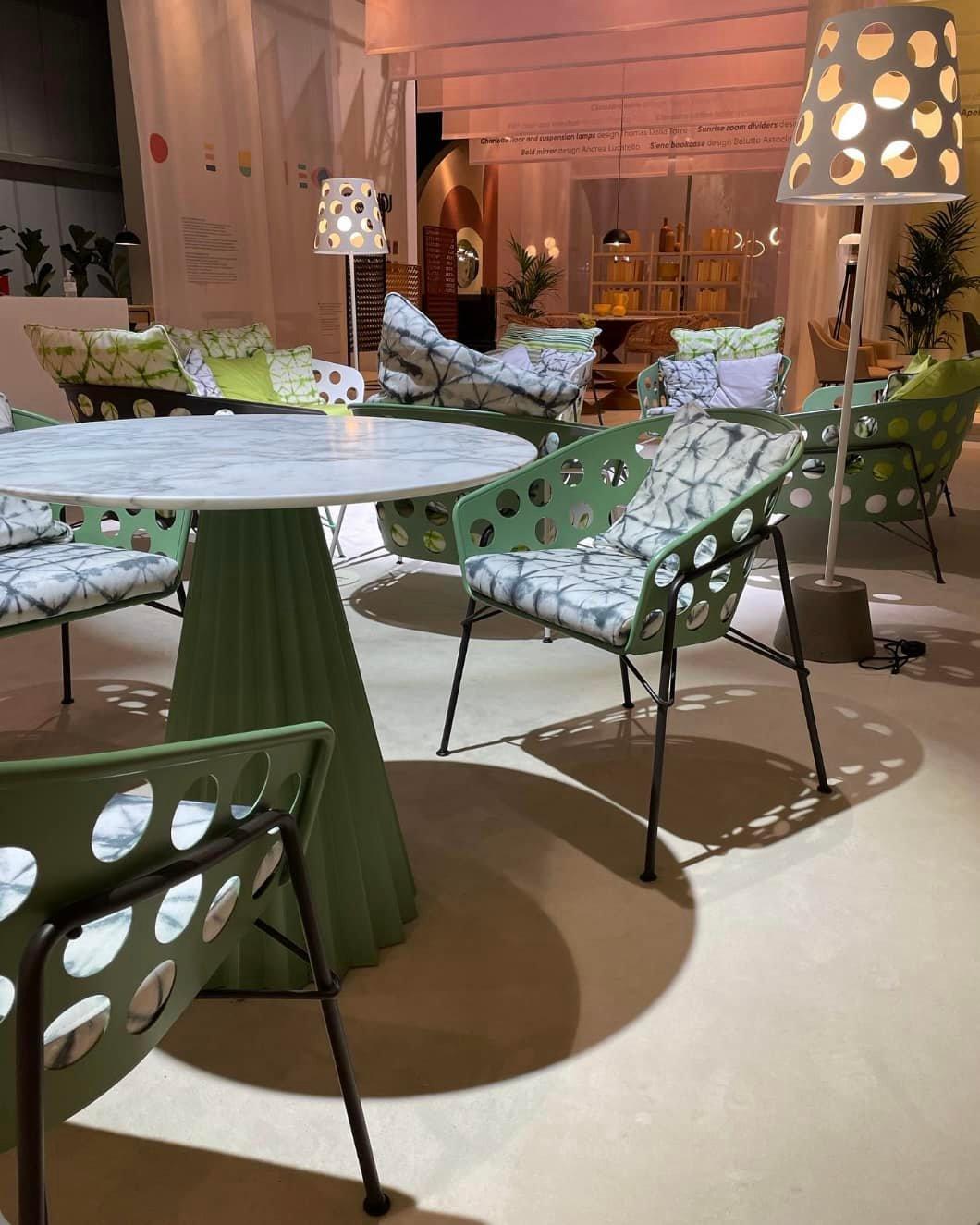 https://a.1stdibscdn.com/contemporary-outdoor-metal-table-ft-pleated-base-for-sale-picture-2/f_27693/f_301161421661304487728/285157159_564962024998271_3899339348859876996_n_master.jpg