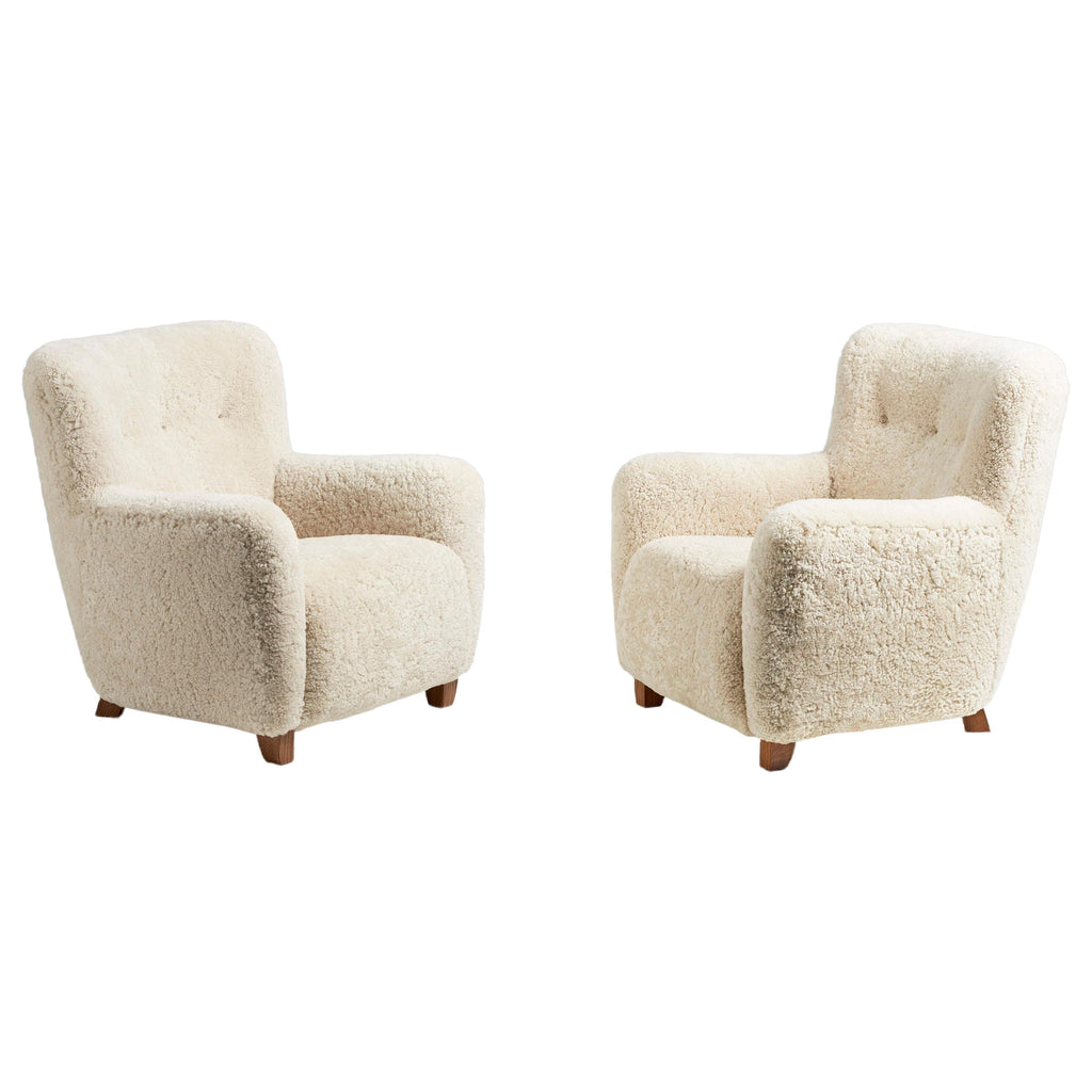 https://a.1stdibscdn.com/pair-of-jens-houmoller-klemmensen-1930s-sheepskin-lounge-chairs-for-sale/1121189/f_286349421652529427701/28634942_datamatics.jpg