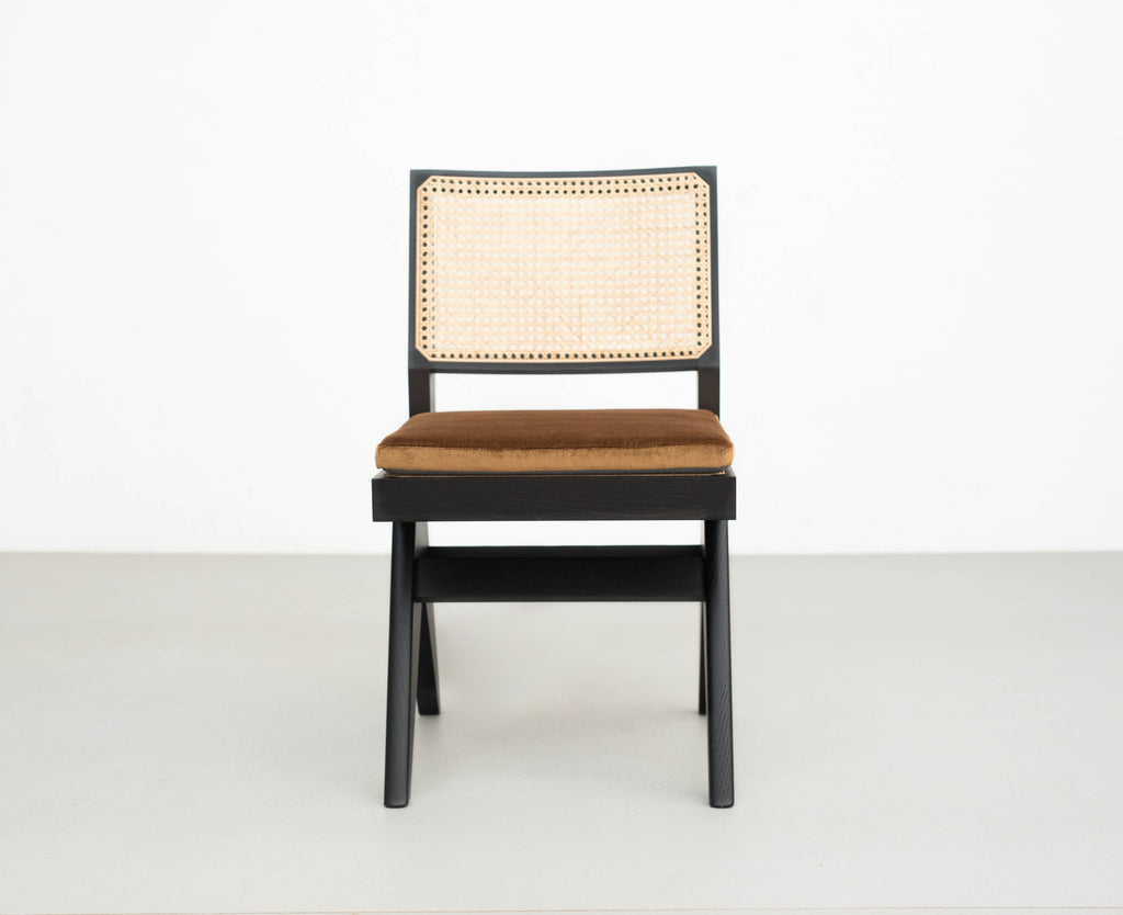 https://a.1stdibscdn.com/pierre-jeanneret-055-capitol-complex-chair-with-cushion-by-cassina-for-sale-picture-2/f_14272/f_435519621739027809317/286A4849_2_master.jpg