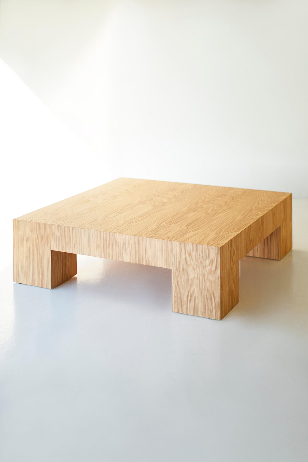 https://a.1stdibscdn.com/bertu-coffee-tables-mondo-modern-white-oak-coffee-table-customizable-for-sale-picture-3/f_9720/f_461628121754491508682/28735020_modern_White_Oak_Coffee_Table_12547461_master.jpg
