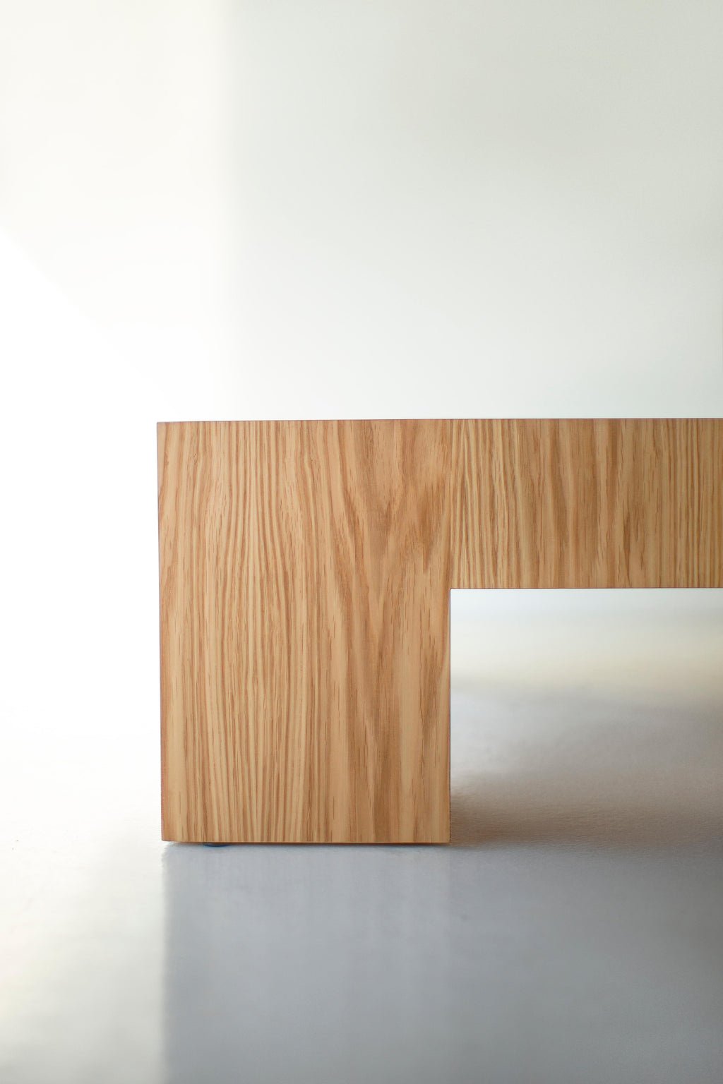 https://a.1stdibscdn.com/bertu-coffee-tables-mondo-modern-white-oak-coffee-table-customizable-for-sale-picture-4/f_9720/f_461628121754491510855/28735020_modern_White_Oak_Coffee_Table_12547462_master.jpg