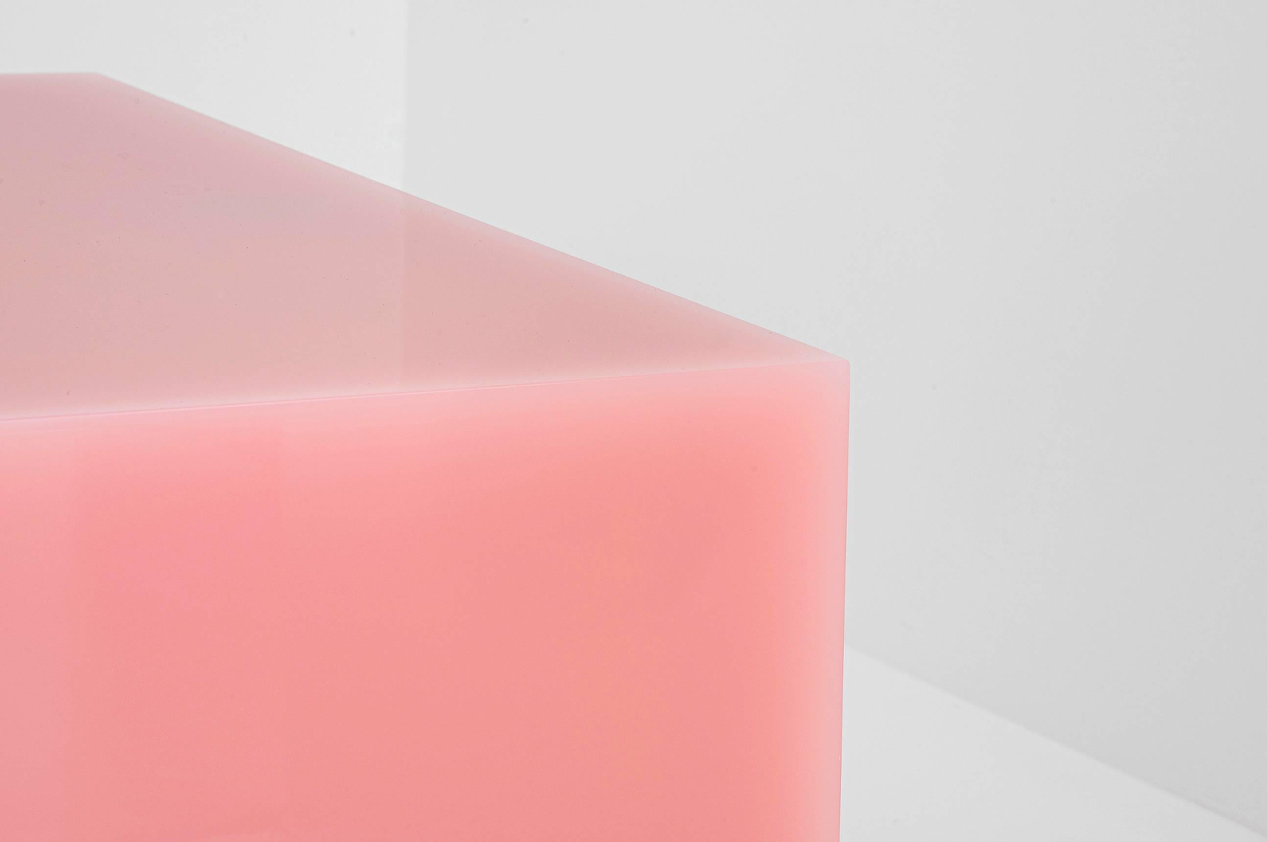 https://a.1stdibscdn.com/sabine-marcelis-candy-cube-low-pink-side-table-contemporary-polished-resin-for-sale-picture-2/40653192/f_400174921717499339723/28_3_master.jpg