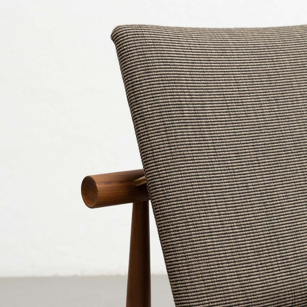 https://a.1stdibscdn.com/finn-juhl-japan-series-chair-wood-and-raf-simons-kvadrat-for-sale-picture-10/f_14272/f_476562921763752605586/29Jun_356_master_master.jpg