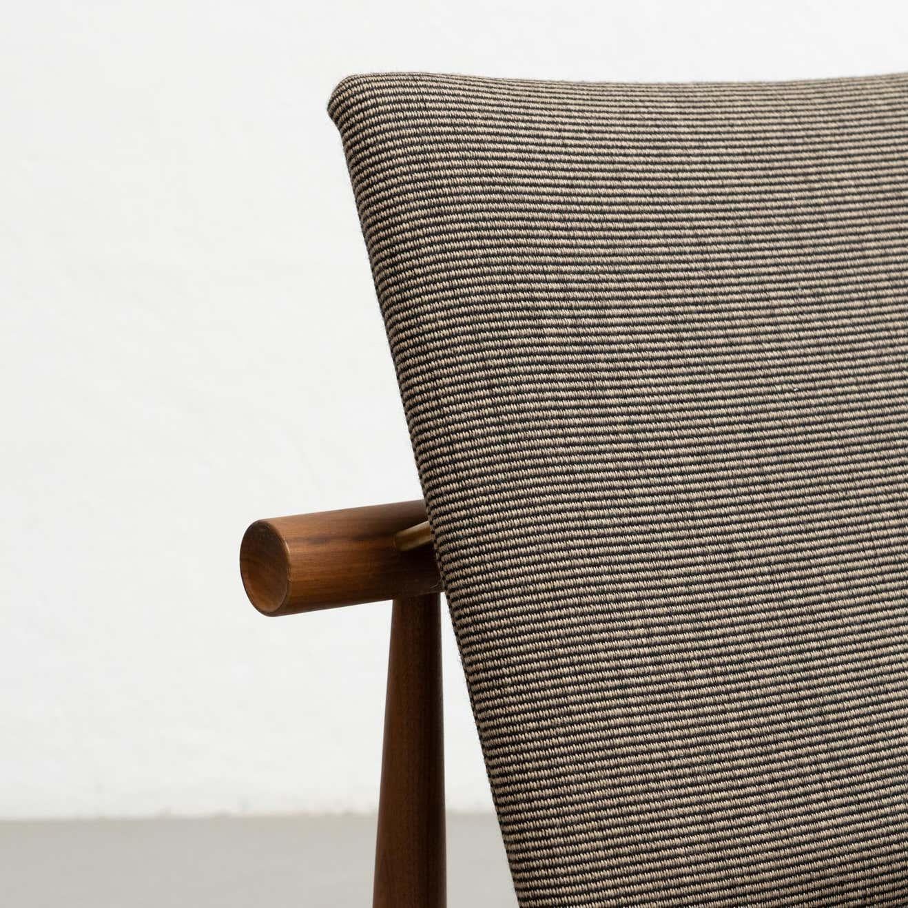 https://a.1stdibscdn.com/finn-juhl-japan-series-chair-wood-and-raf-simons-kvadrat-for-sale-picture-10/f_14272/f_476562921763752605586/29Jun_356_master_master.jpg
