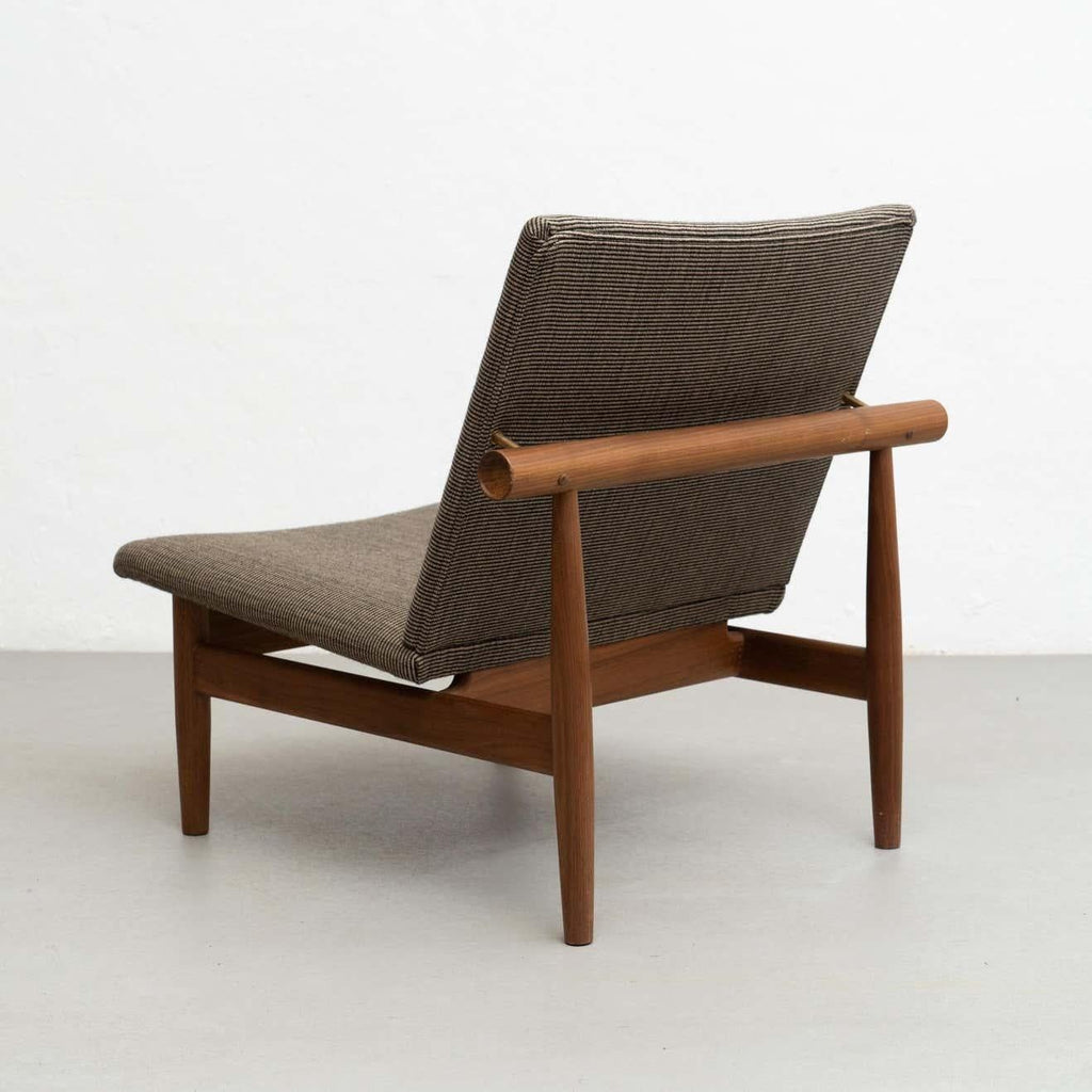 https://a.1stdibscdn.com/finn-juhl-japan-series-chair-wood-and-raf-simons-kvadrat-for-sale-picture-7/f_14272/f_476562921763752604018/29Jun_362_master_master.jpg