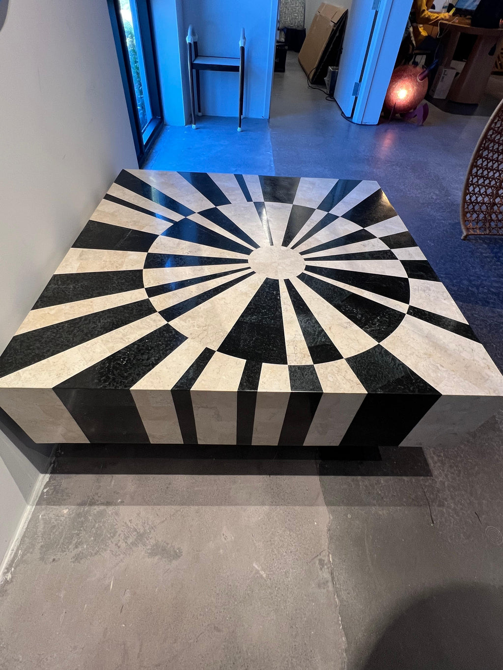 https://a.1stdibscdn.com/fossilized-stone-inlay-coffee-table-for-sale-picture-2/f_79032/f_32255692/2B8B9552_282B_482D_9DFD_1673887136843_master.jpeg