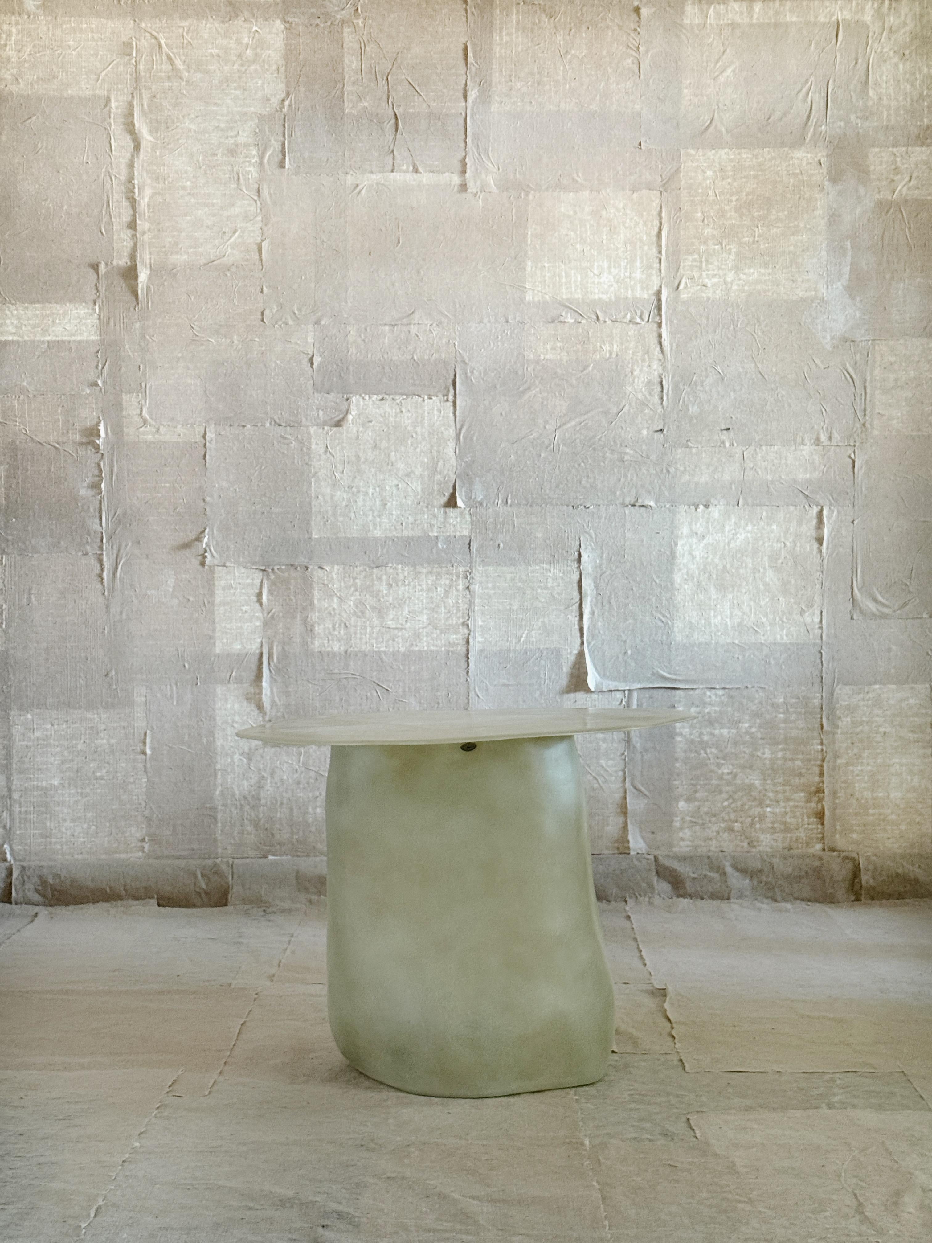 https://a.1stdibscdn.com/jade-formless-fiberglass-round-table-by-kar-for-sale-picture-4/f_12192/f_476238521763592958617/2F74D908_AE1D_47D1_AE5D_AB5A7E66C0C9_master.JPG