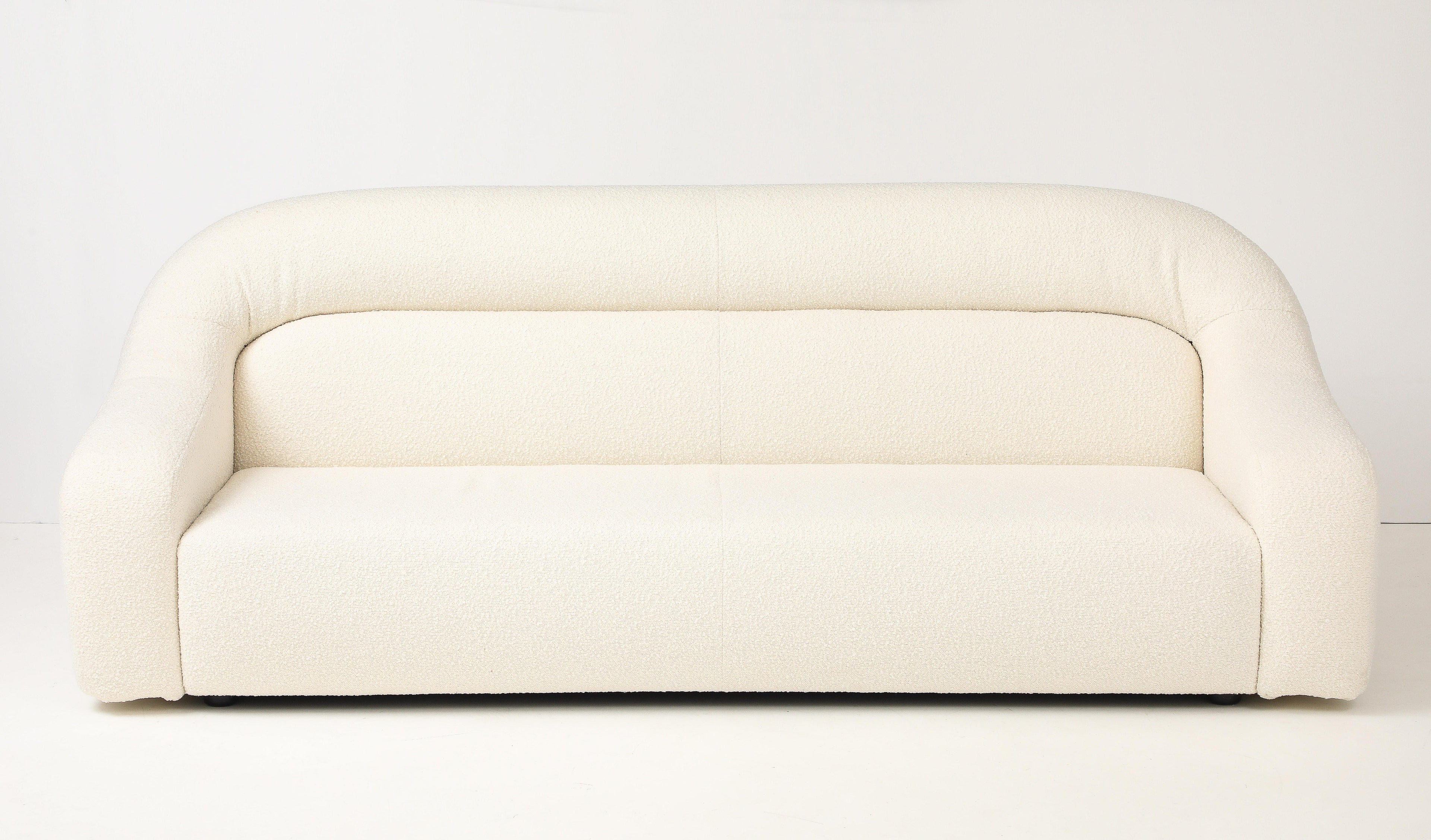 https://a.1stdibscdn.com/sofa-in-the-style-of-george-bighinello-for-eurosalotto-in-ivory-boucle-italy-for-sale-picture-2/f_8874/f_452337621748536466354/2P6A6281_master.jpg