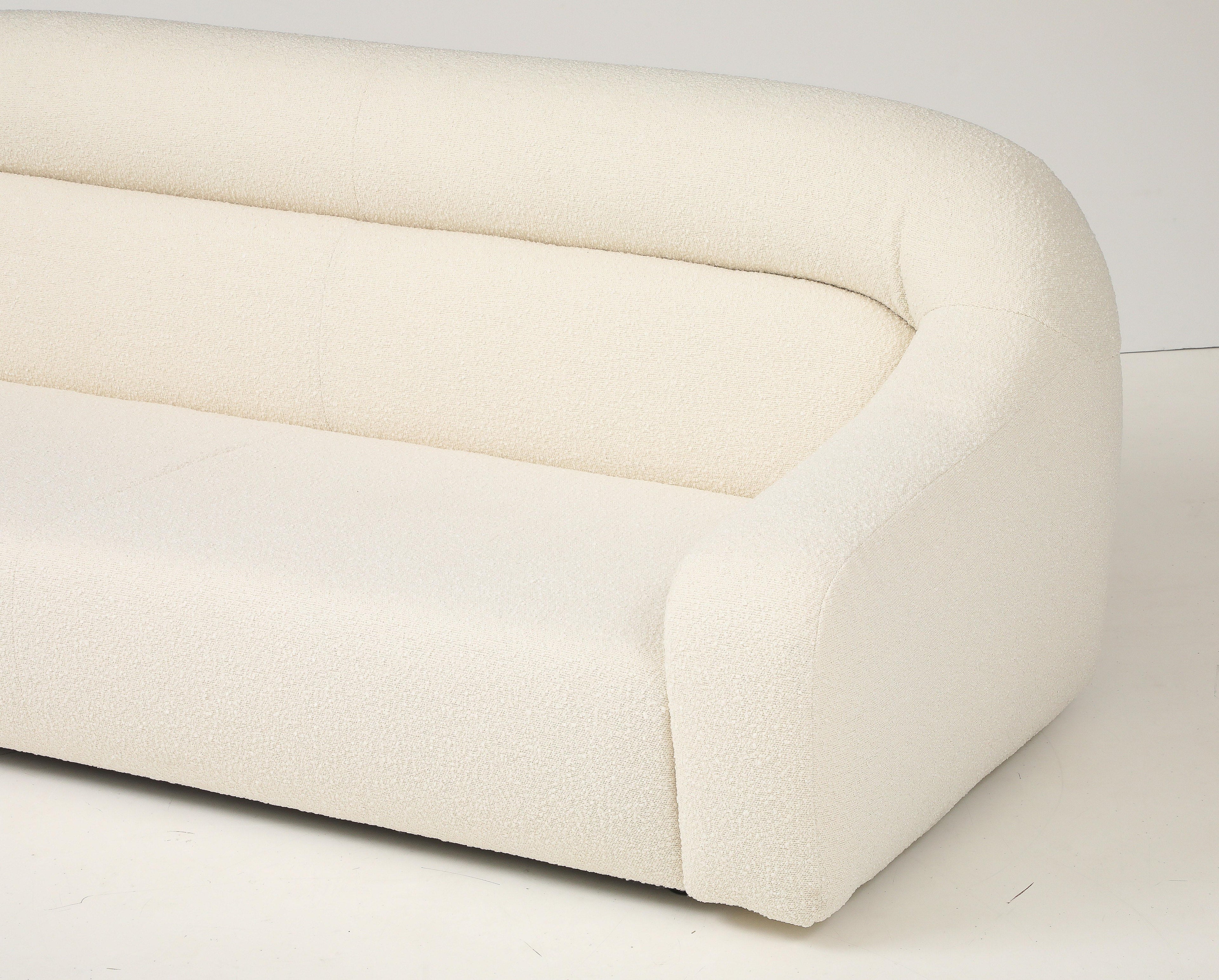 https://a.1stdibscdn.com/sofa-in-the-style-of-george-bighinello-for-eurosalotto-in-ivory-boucle-italy-for-sale-picture-4/f_8874/f_452337621748536466243/2P6A6285_master.jpg