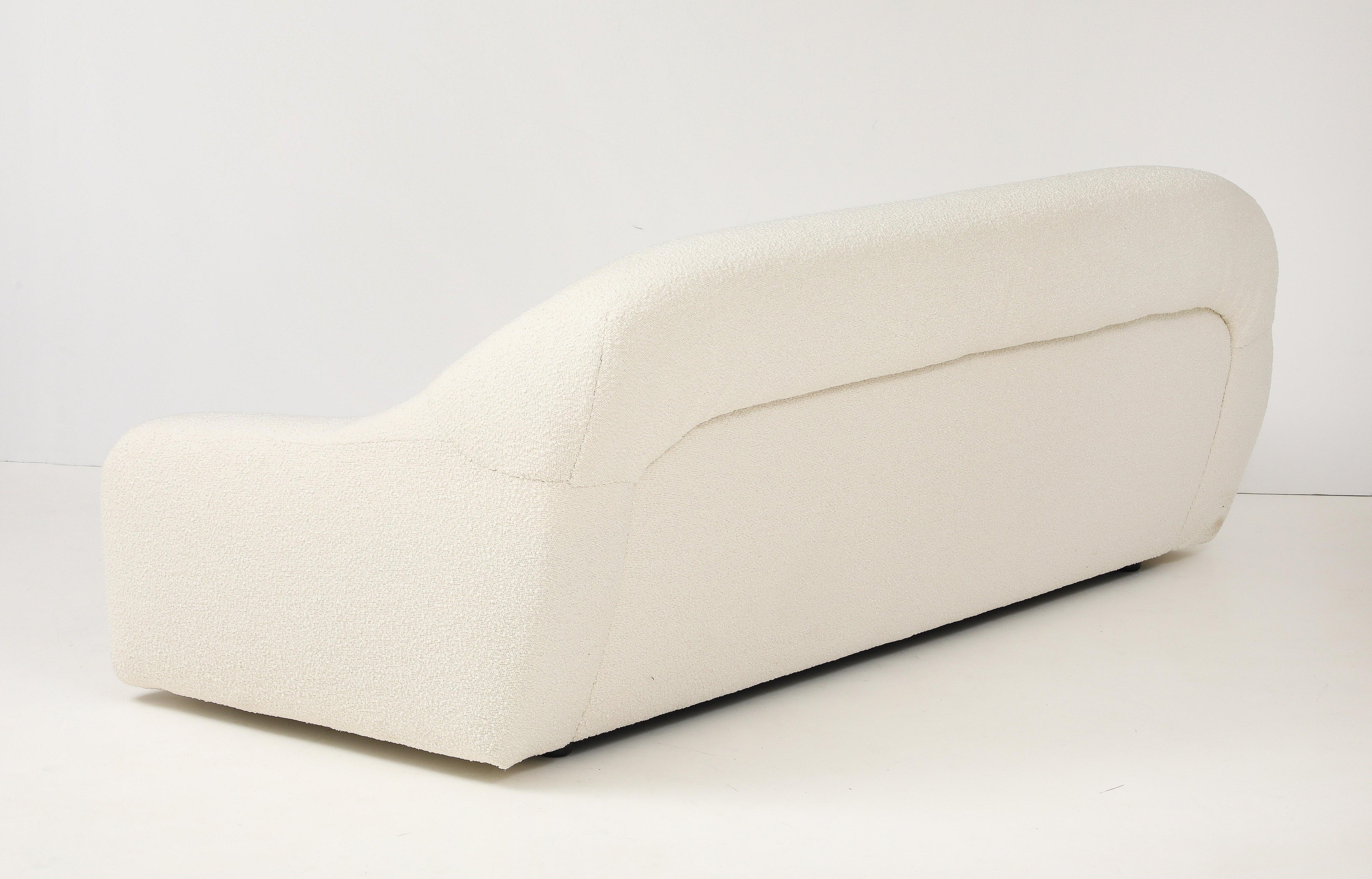 https://a.1stdibscdn.com/sofa-in-the-style-of-george-bighinello-for-eurosalotto-in-ivory-boucle-italy-for-sale-picture-6/f_8874/f_452337621748536466537/2P6A6287_master.jpg