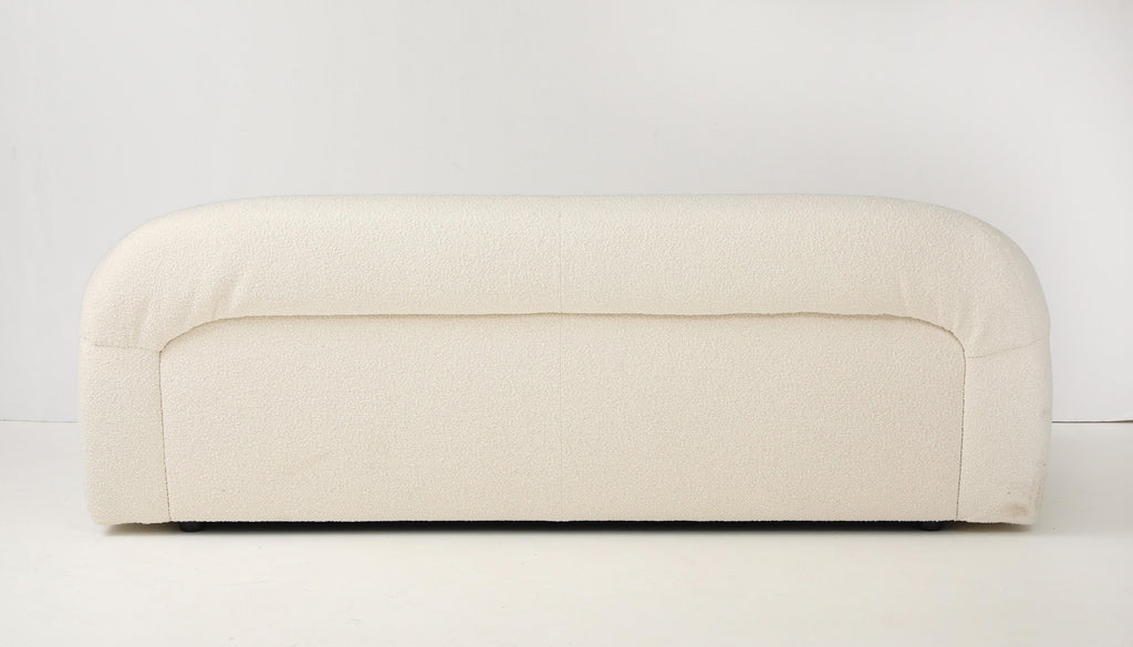 https://a.1stdibscdn.com/sofa-in-the-style-of-george-bighinello-for-eurosalotto-in-ivory-boucle-italy-for-sale-picture-7/f_8874/f_452337621748536466475/2P6A6288_master.jpg