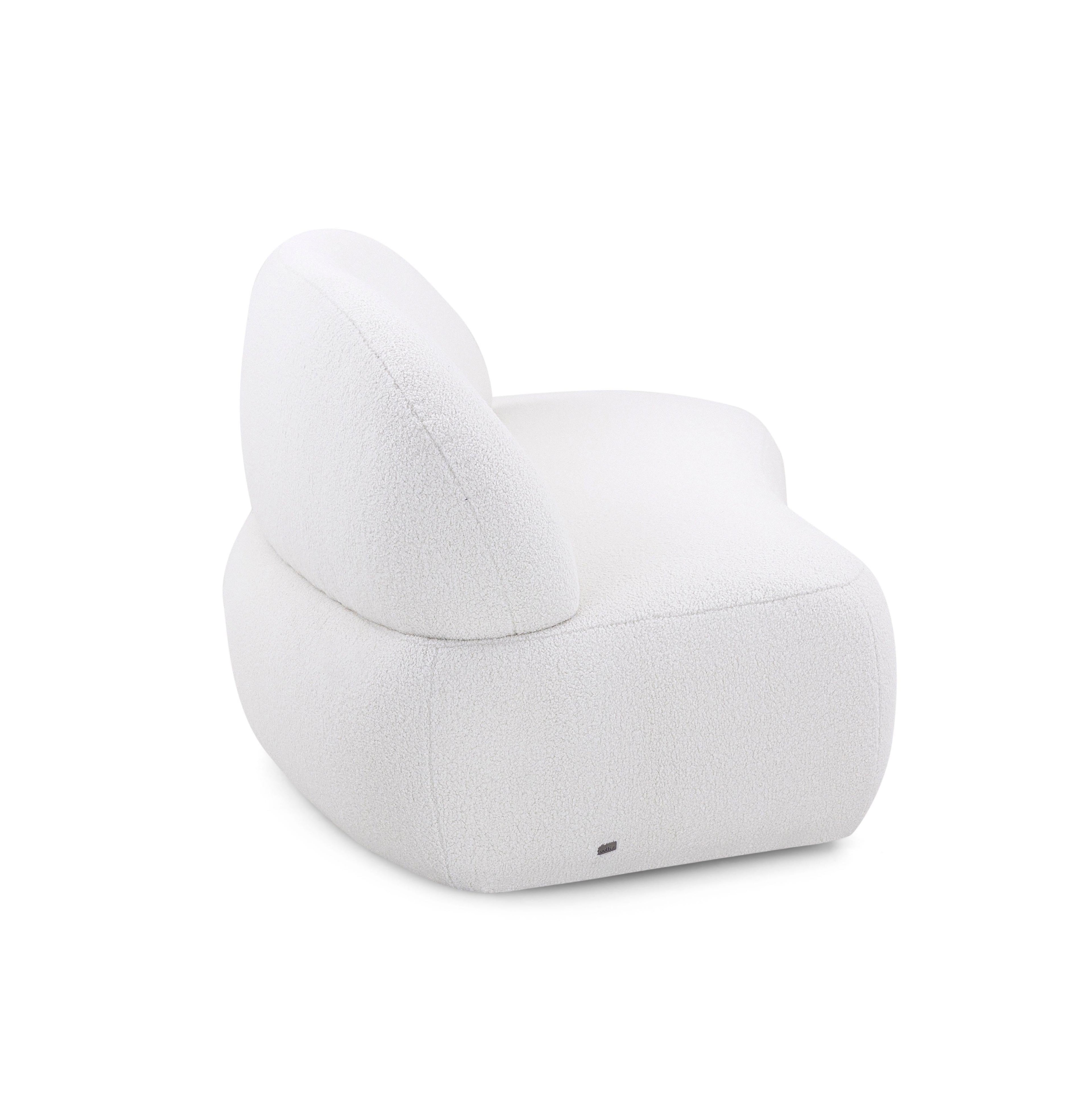 https://a.1stdibscdn.com/ruy-sofa-in-off-white-boucle-fabric-left-side-for-sale-picture-3/f_52822/f_407305021721661764896/2PMR_Wkia60PhGZ8YEpn8w__master.jpg