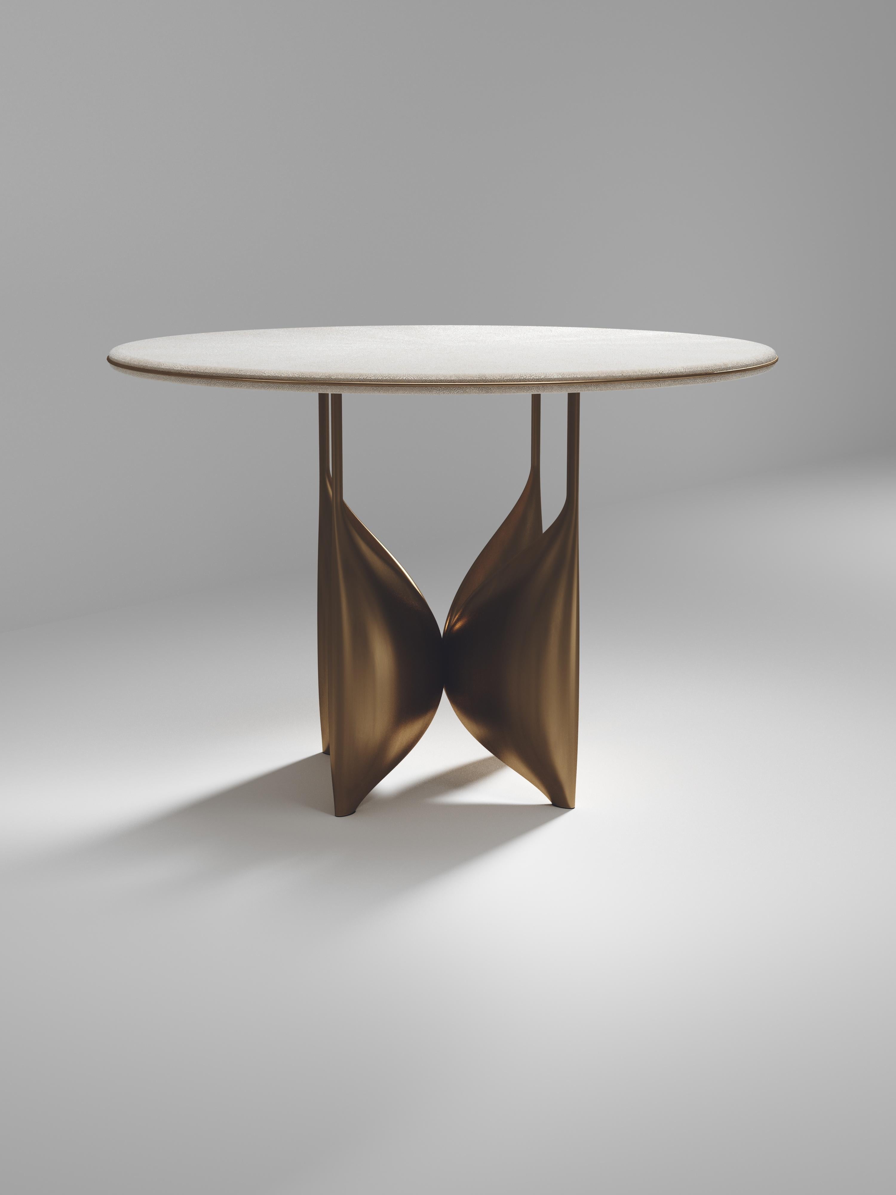https://a.1stdibscdn.com/shell-breakfast-table-with-bronze-patina-brass-details-by-kifu-paris-for-sale-picture-10/f_45491/f_280684321648938492831/2_BIG_SIDE_0020006_1__master.jpg
