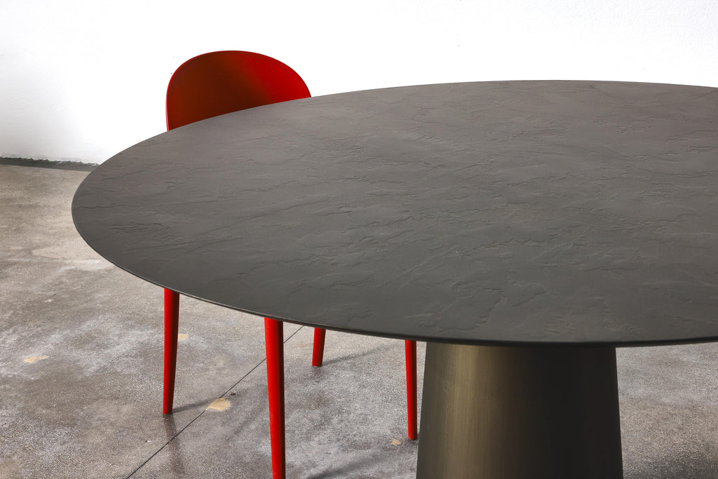 https://a.1stdibscdn.com/bronze-fungo-round-table-with-concrete-frame-by-disain1971-for-sale-picture-6/f_12192/f_481020321766594512253/2_FUNGO_1400_Bronzo_Tavolo_Tondo_Dining_Table_detail_Disain1971_master.jpg