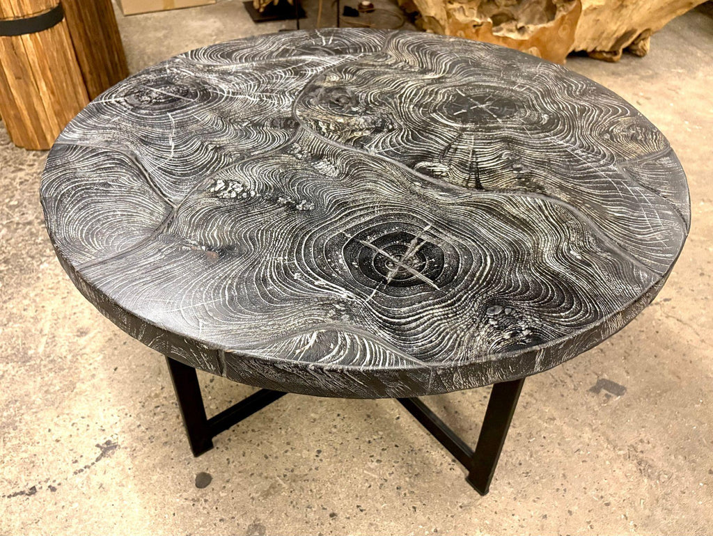 https://a.1stdibscdn.com/organic-modern-round-black-coffee-table-special-lacquered-suar-wood-idn-2025-for-sale-picture-3/f_15532/f_465996321757444256332/2_IMG_5829_Kopie_master.jpeg