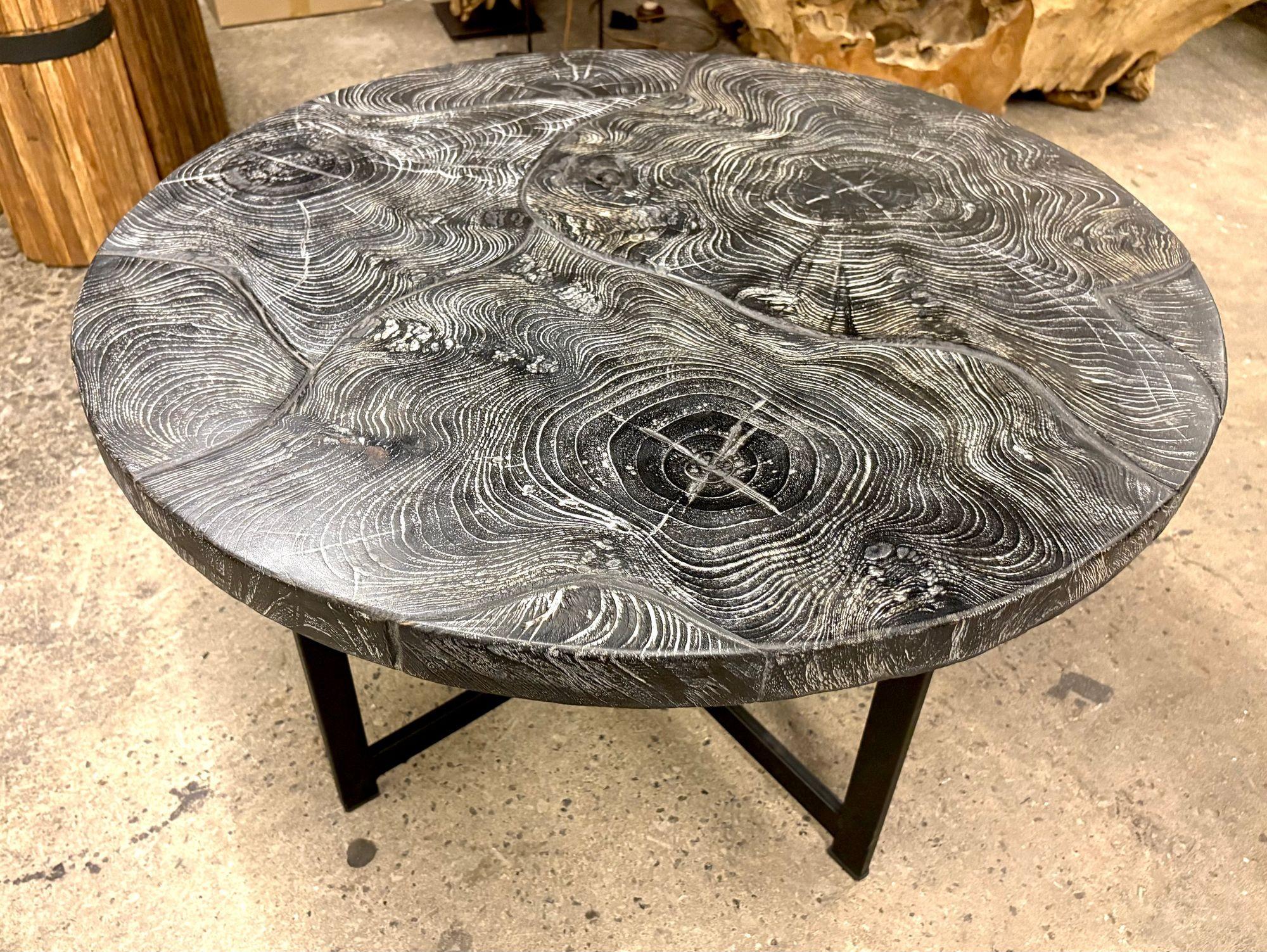 https://a.1stdibscdn.com/organic-modern-round-black-coffee-table-special-lacquered-suar-wood-idn-2025-for-sale-picture-3/f_15532/f_465996321757444256332/2_IMG_5829_Kopie_master.jpeg