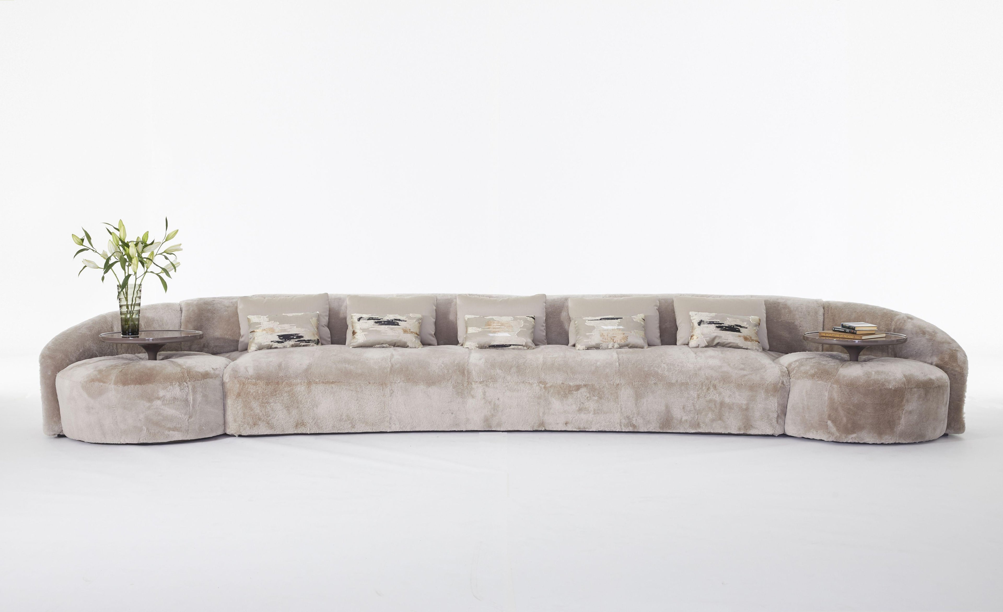 https://a.1stdibscdn.com/georgis-mirgorodsky-libertine-contemporary-sofa-united-states-2022-for-sale-picture-4/f_7813/f_341661121683406240604/2_Libertine_Sofa__master.jpg