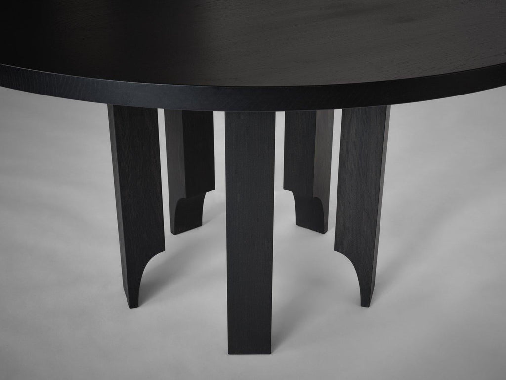 https://a.1stdibscdn.com/acer-140-round-dining-room-table-in-european-oak-by-mokko-amsterdam-for-sale-picture-3/f_12192/f_460664521753813919070/2_master.jpg