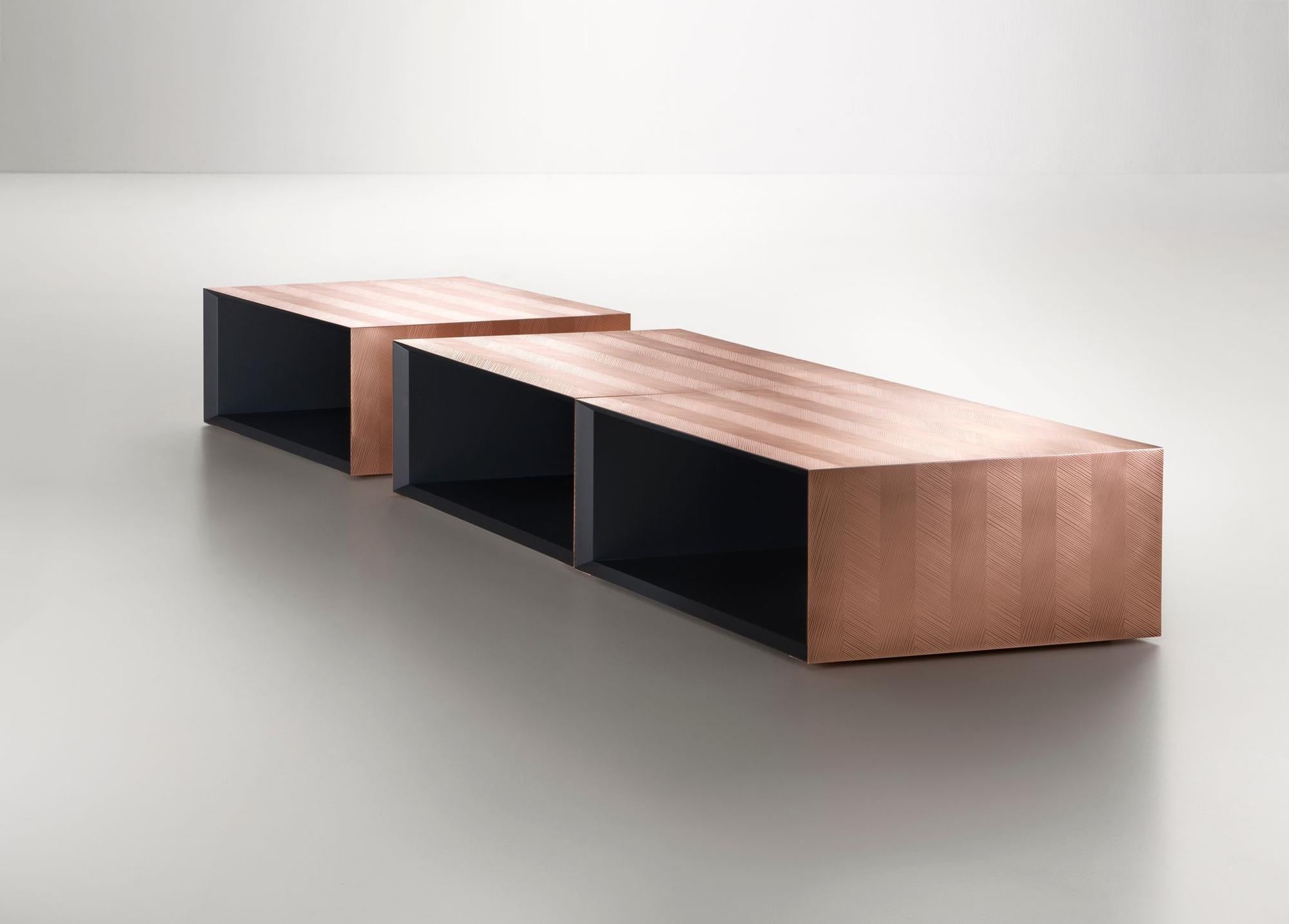 https://a.1stdibscdn.com/decastelli-alpha-modular-coffee-table-in-copper-by-martinelli-venezia-for-sale-picture-3/f_16392/1618978730704/2_master.jpeg